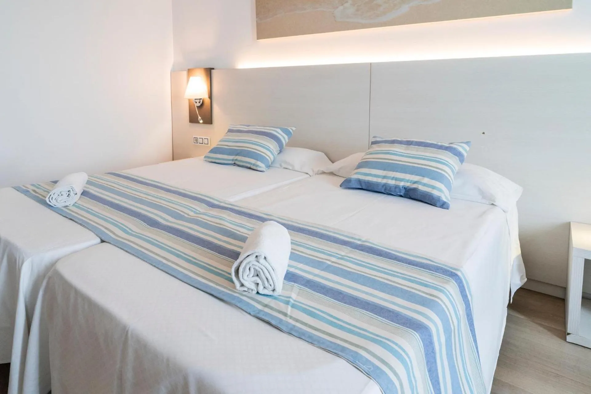 Photo of the whole room, Bed in Hotel Amic Horizonte