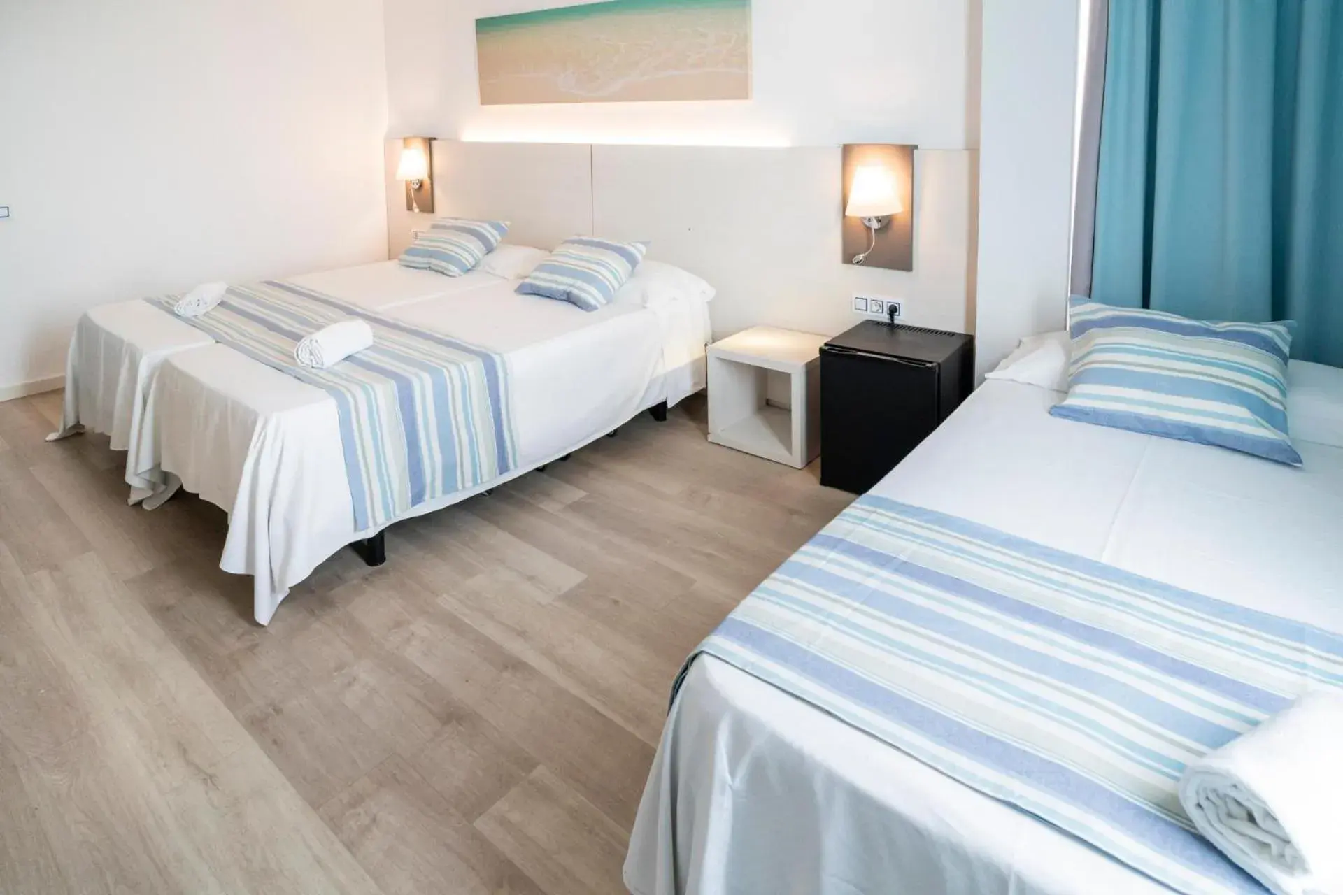 Photo of the whole room, Bed in Hotel Amic Horizonte Photo of the whole room, Bed in Hotel Amic Horizonte