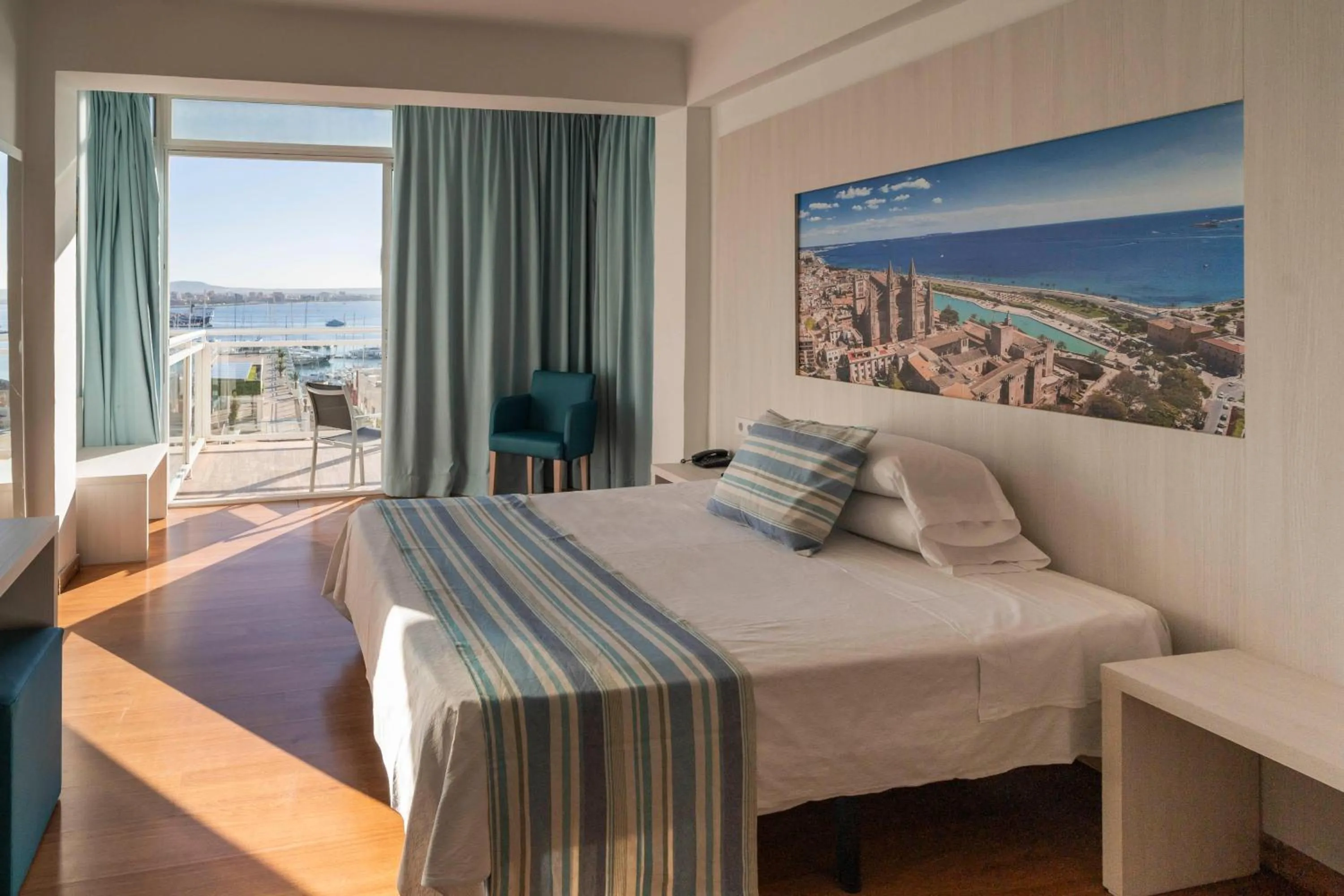 Photo of the whole room, Bed in Hotel Amic Horizonte