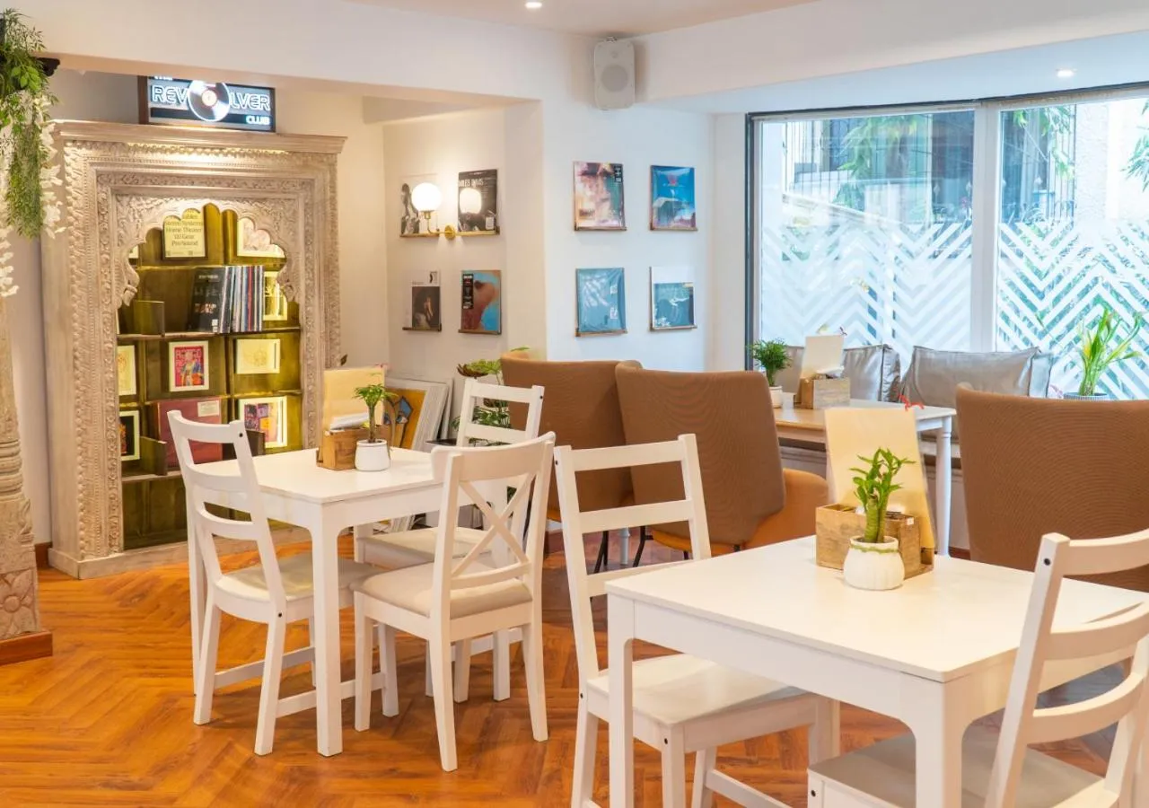 Restaurant/places to eat in Bloom Boutique l Bandra