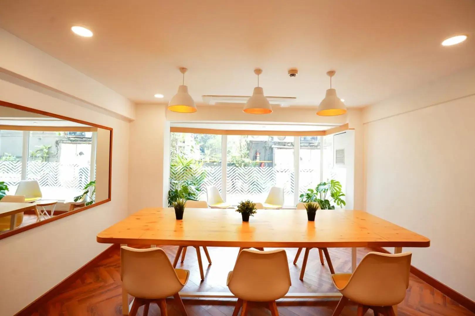 Bloom Boutique l Bandra Bloom Boutique l Bandra