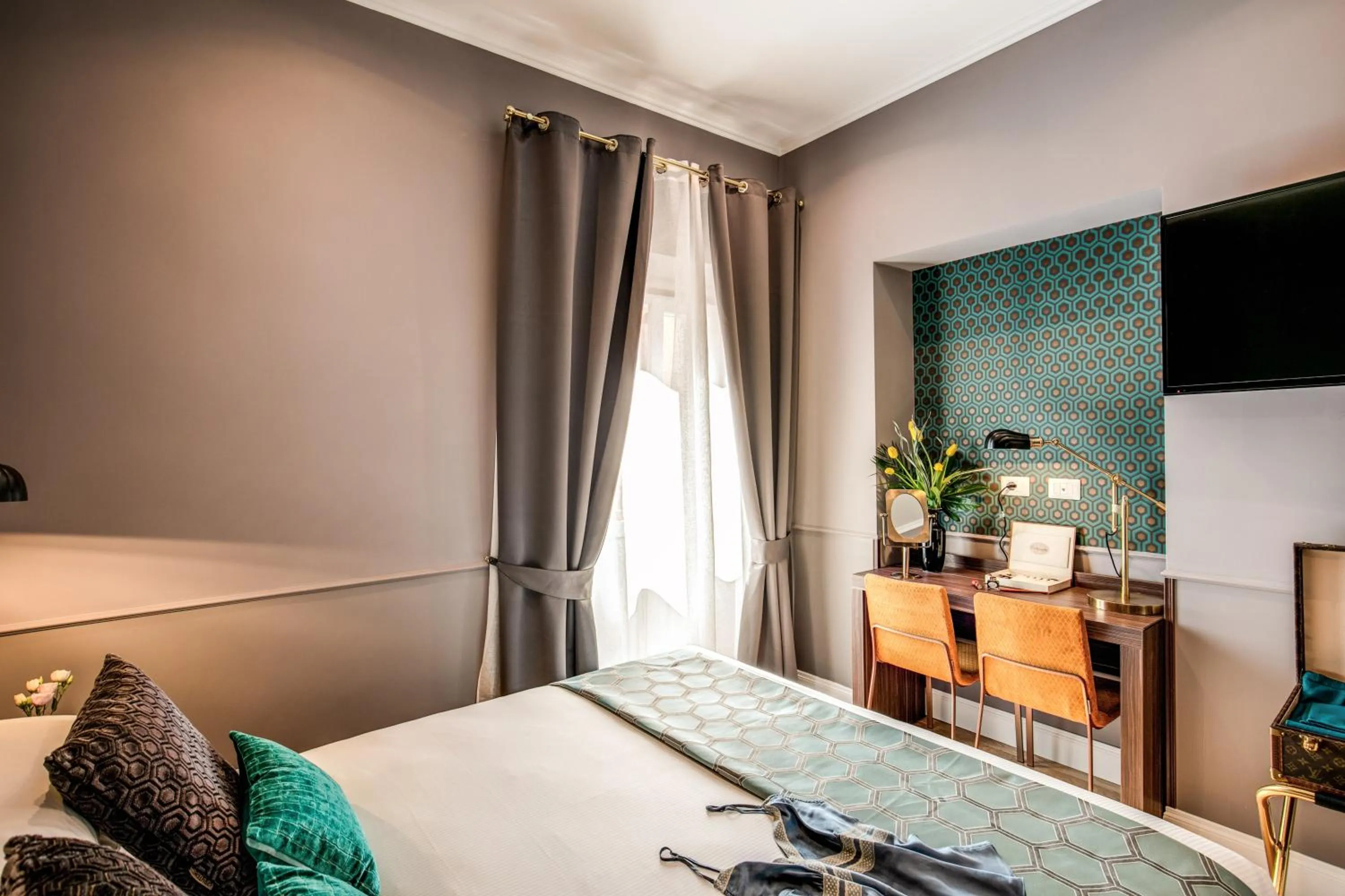 Bed in Tree Charme Augusto Boutique Hotel