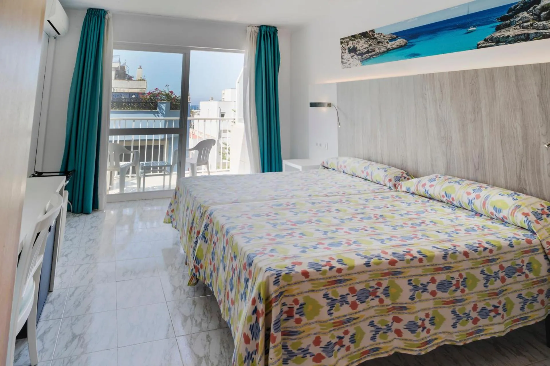 Bed in Hotel Amic Can Pastilla