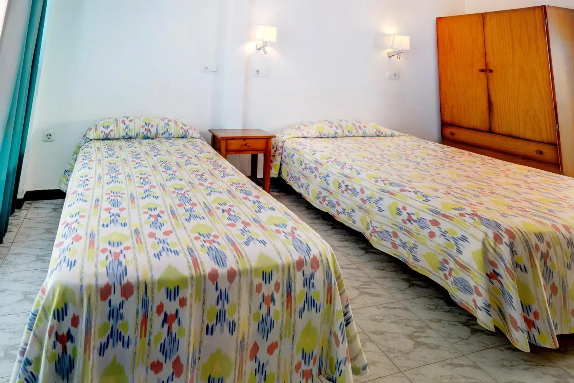Twin Room with Balcony in Hotel Amic Can Pastilla Twin Room with Balcony in Hotel Amic Can Pastilla