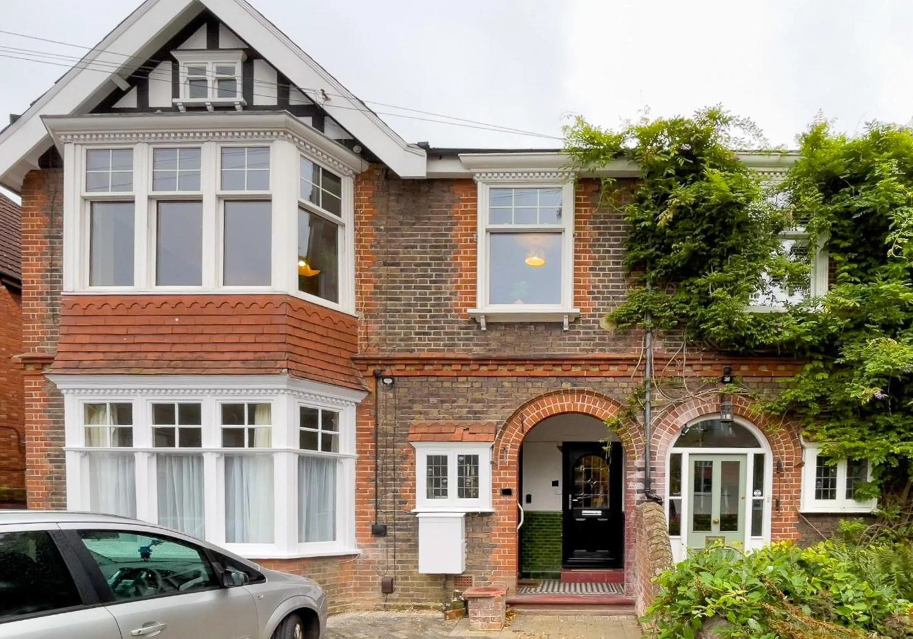 Property building in Poets Apartment with Free Parking By My Getaways