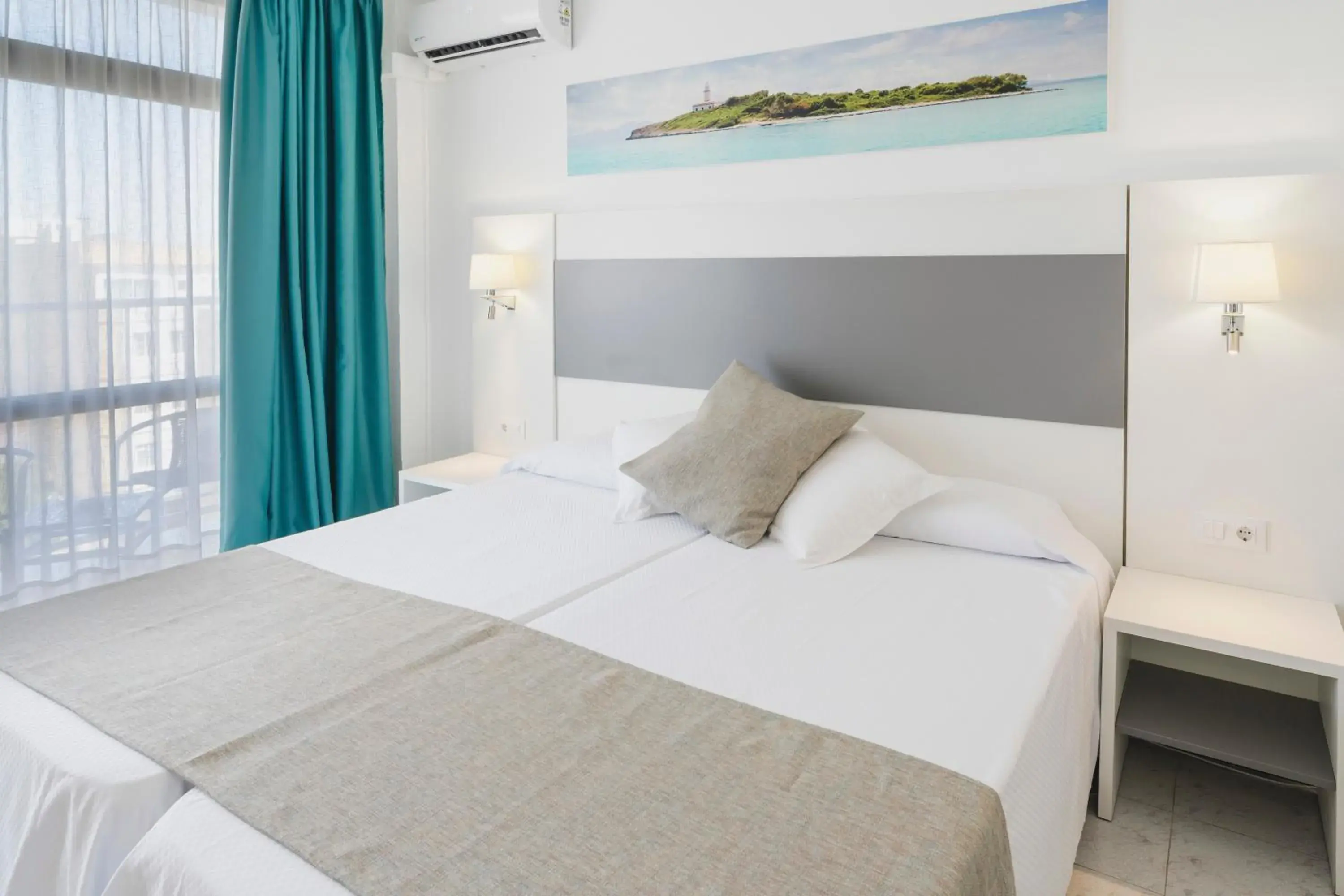 Bed in Hotel Amic Miraflores Bed in Hotel Amic Miraflores