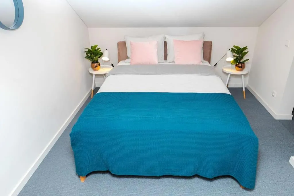 Bed in #stayhere - Spacious Luxury Town Hall 3BDR Apartment