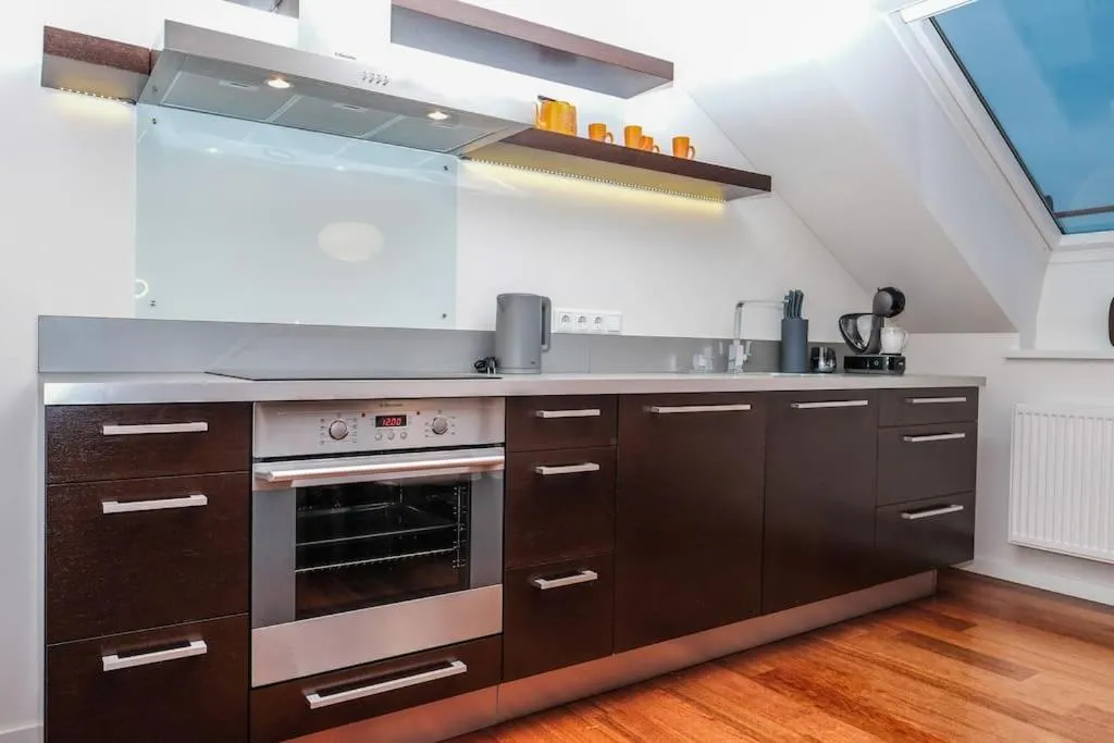 Kitchen or kitchenette in #stayhere - Spacious Luxury Town Hall 3BDR Apartment