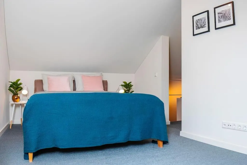 Bedroom, Bed in #stayhere - Spacious Luxury Town Hall 3BDR Apartment
