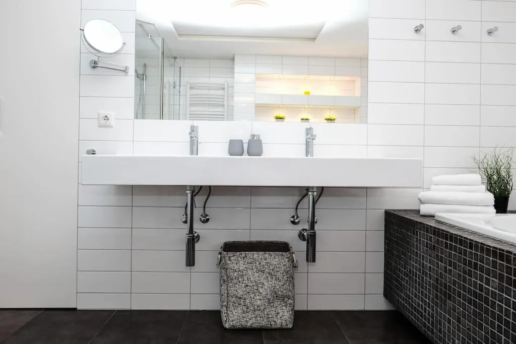 Bathroom in #stayhere - Spacious Luxury Town Hall 3BDR Apartment