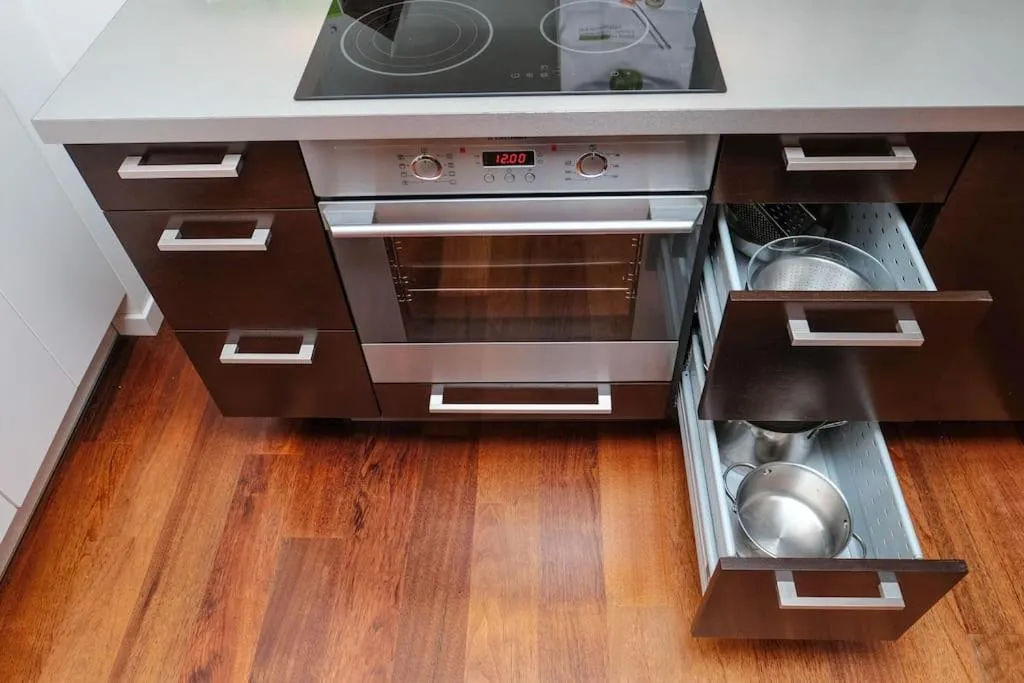 Kitchen or kitchenette in #stayhere - Spacious Luxury Town Hall 3BDR Apartment