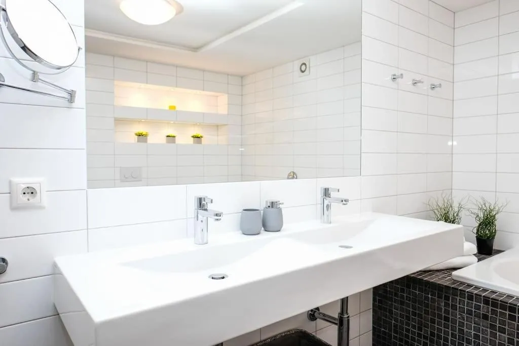 Bathroom in #stayhere - Spacious Luxury Town Hall 3BDR Apartment