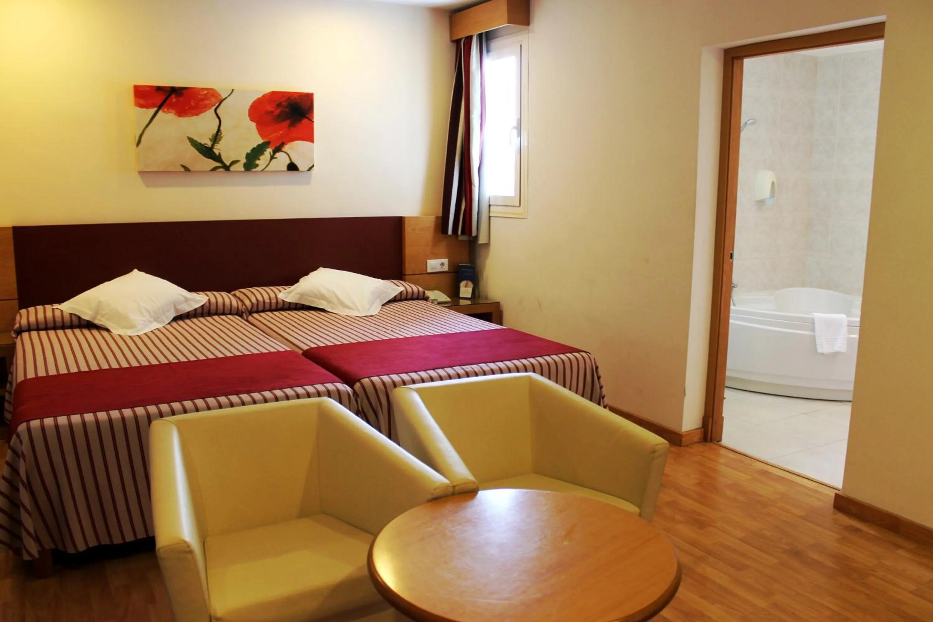 Photo of the whole room, Bed in Hotel Amic Colon