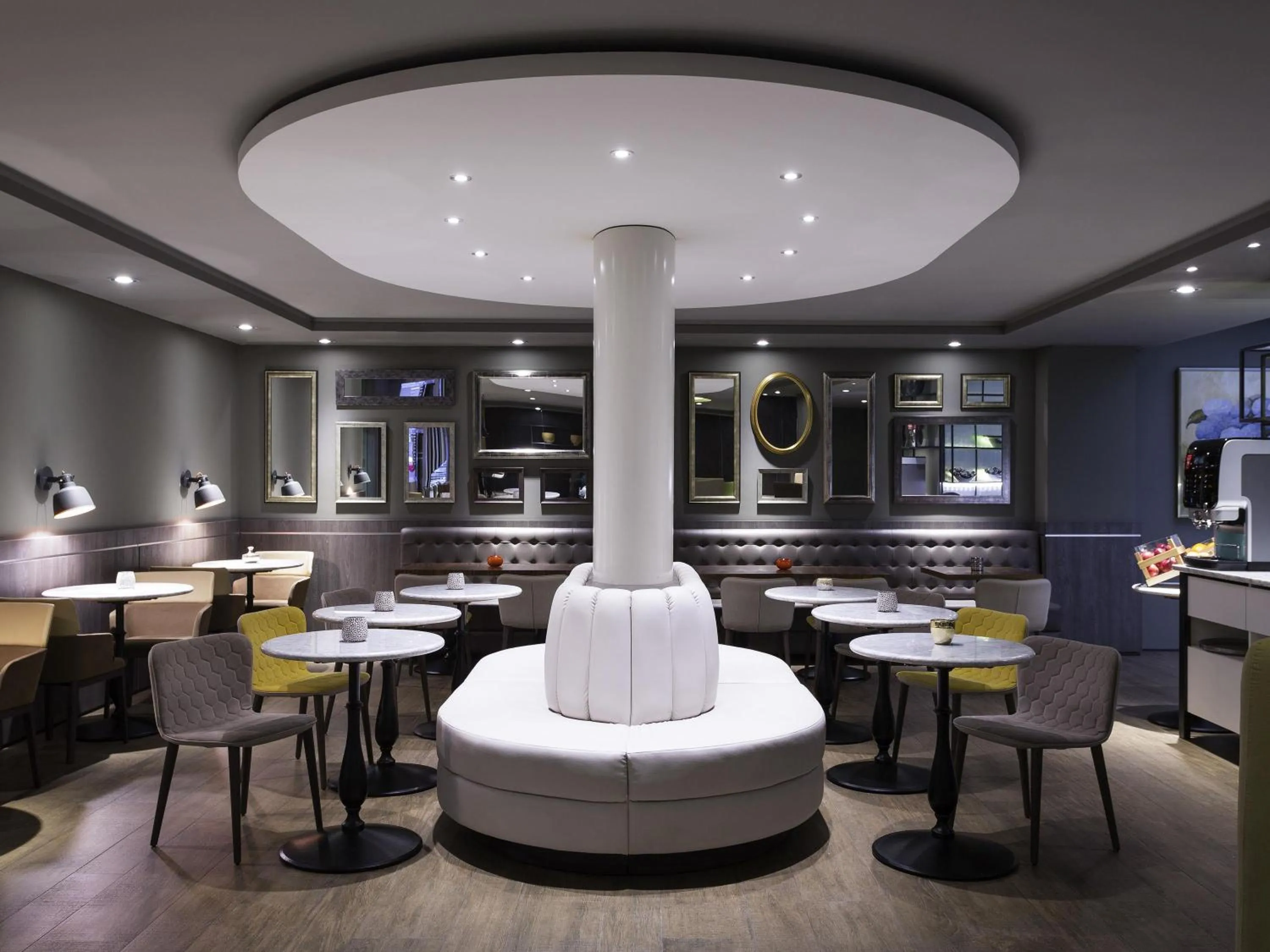 Property building in Mercure Madrid Centro