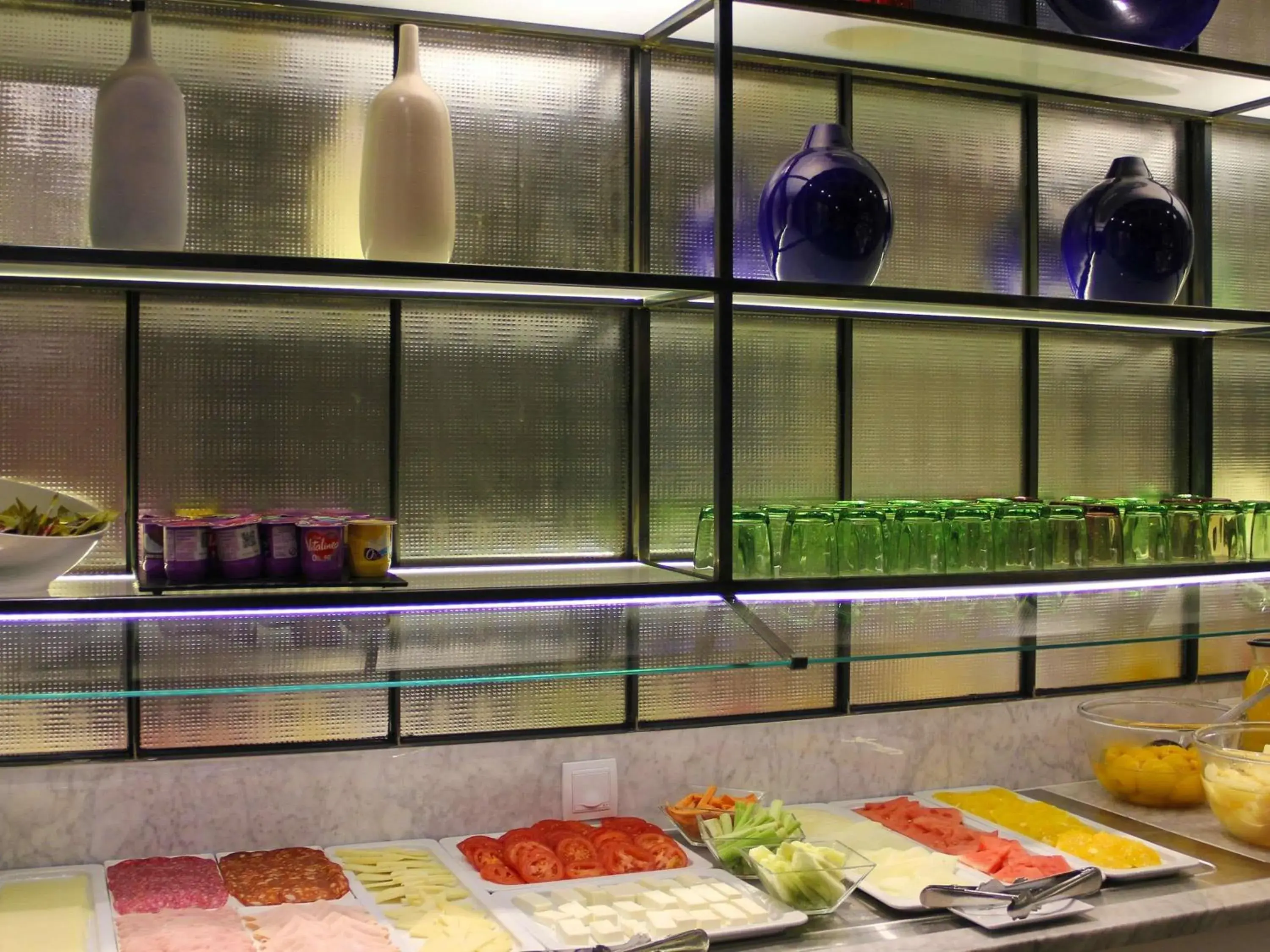 Breakfast in Mercure Madrid Centro Breakfast in Mercure Madrid Centro