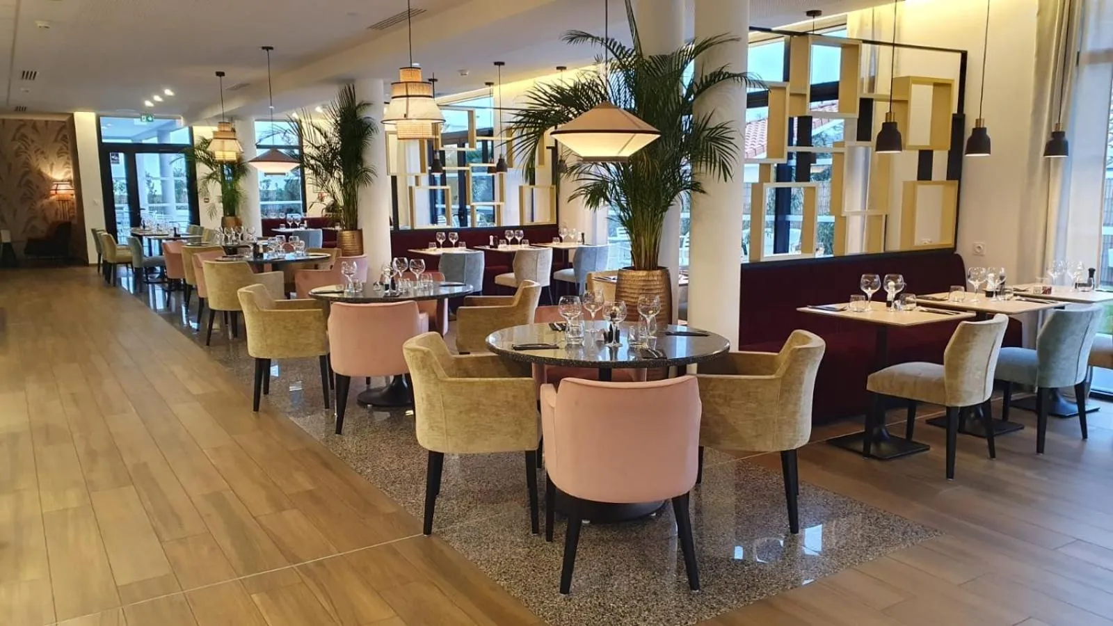 Restaurant/places to eat in COURRIER SUD