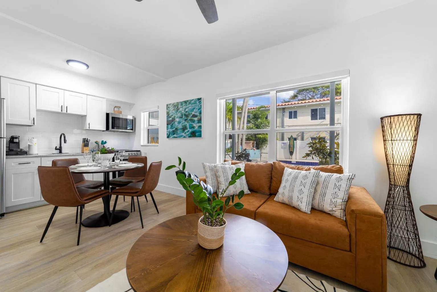 Kitchen or kitchenette in The Blue Parrot