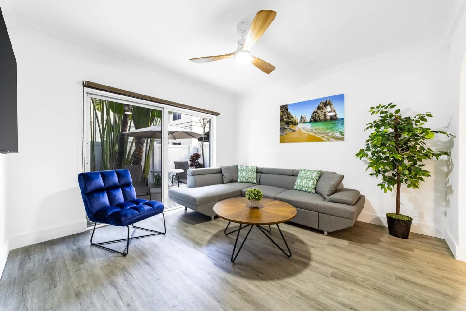 Living room in The Blue Parrot