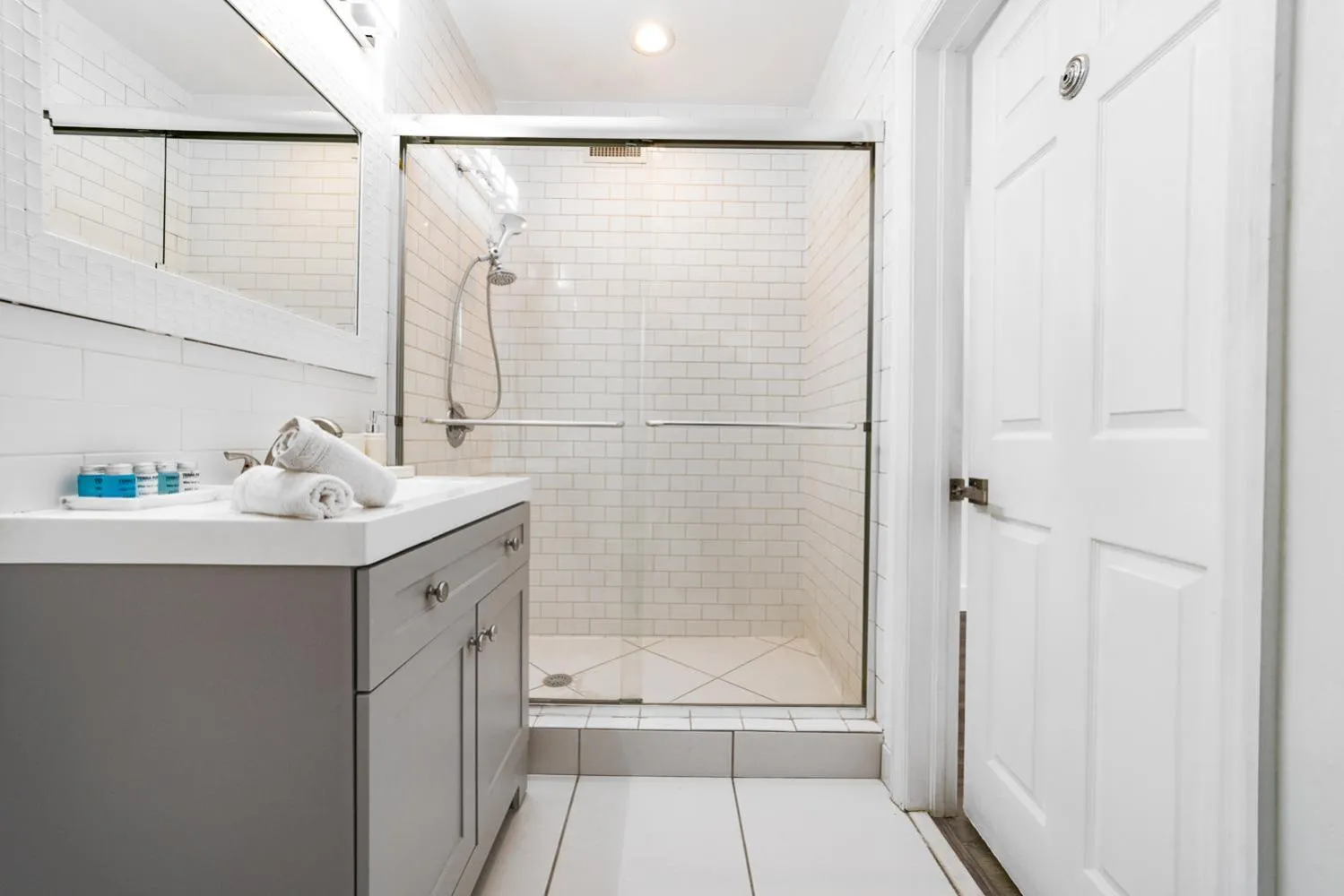 Bathroom in The Blue Parrot