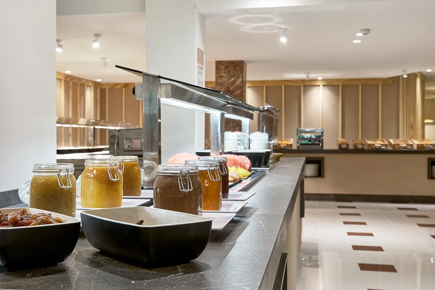 Food in tent Bahia de Palma