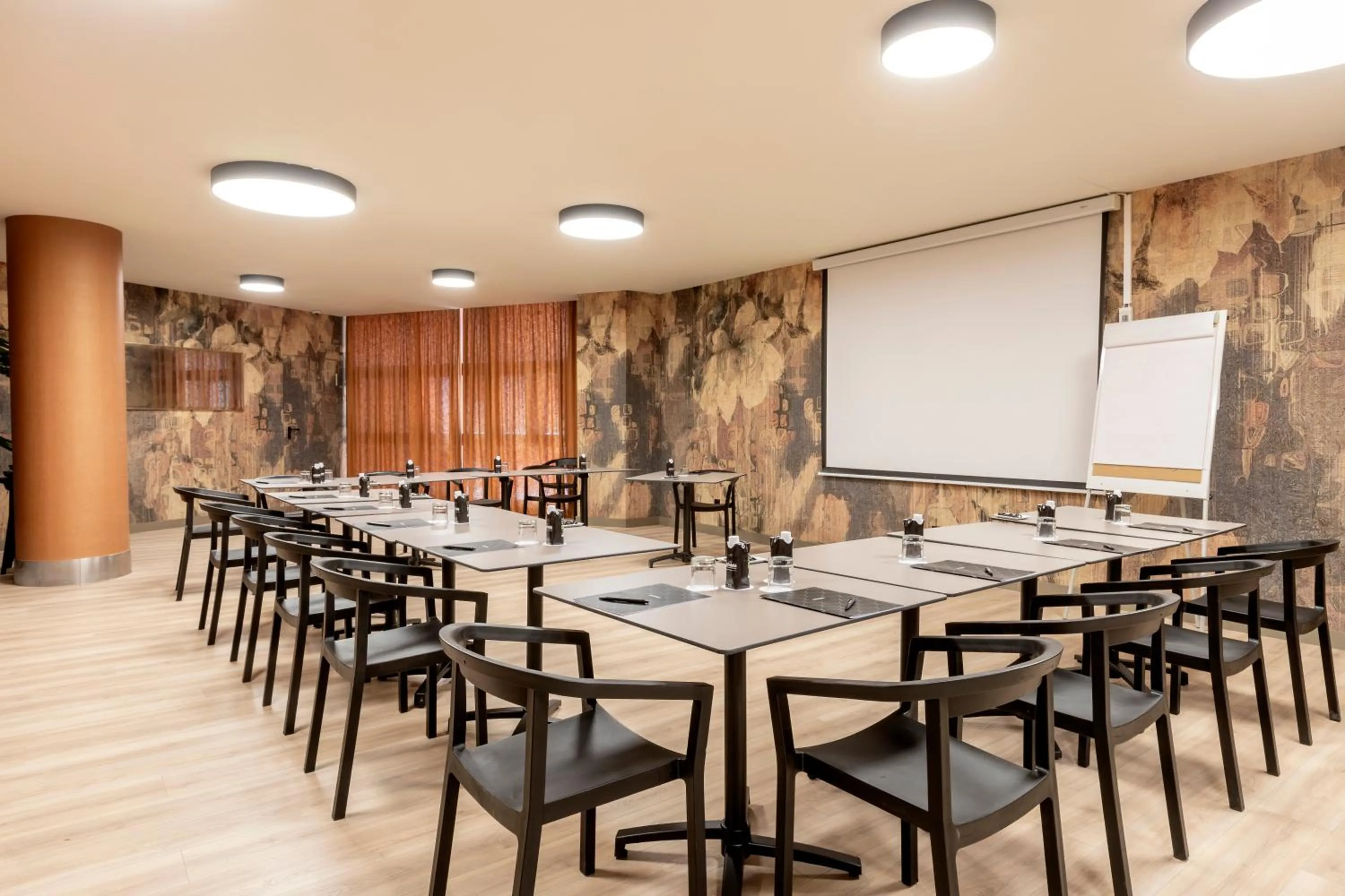 Meeting/conference room in Acta Pirámides