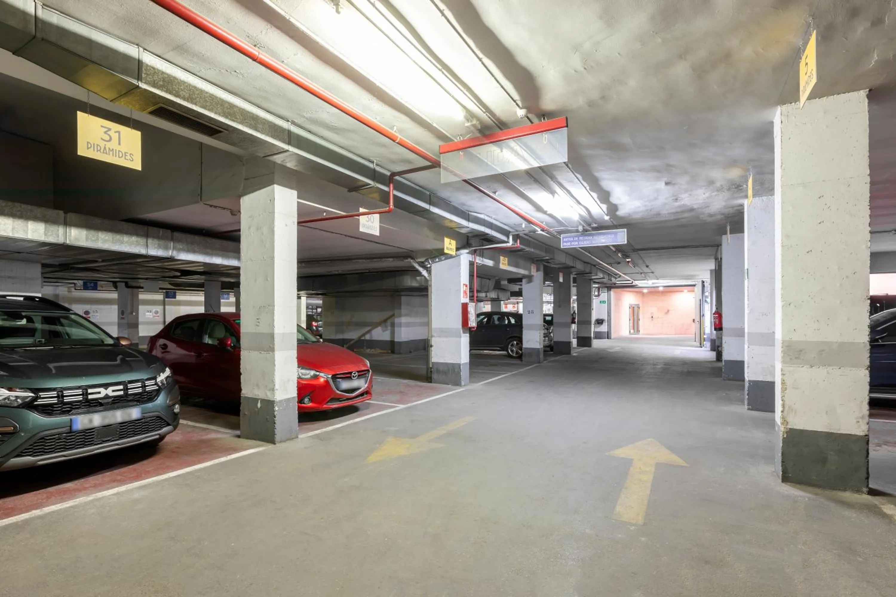 Parking in Acta Pirámides