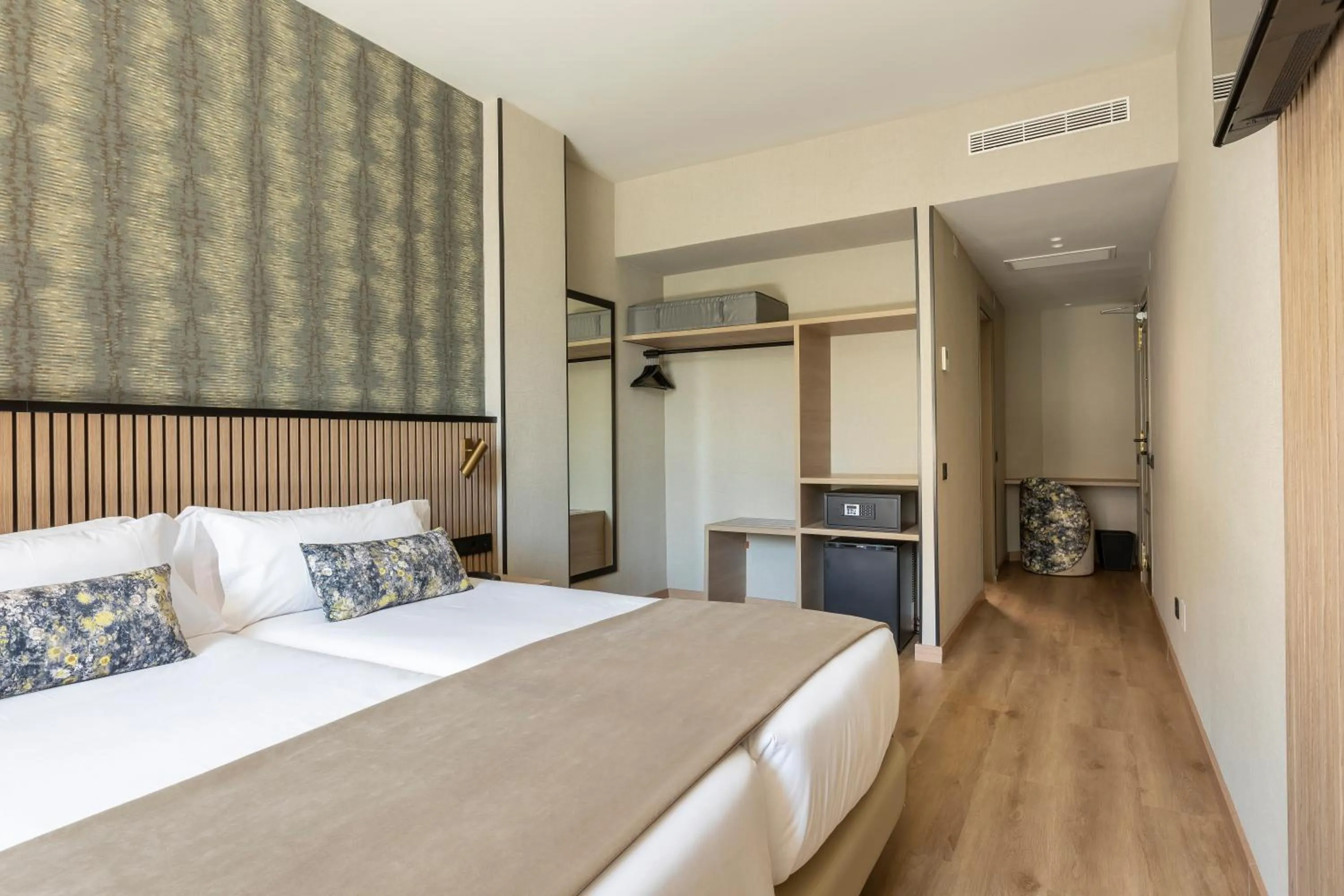 Bedroom, Bed in Acta Pirámides