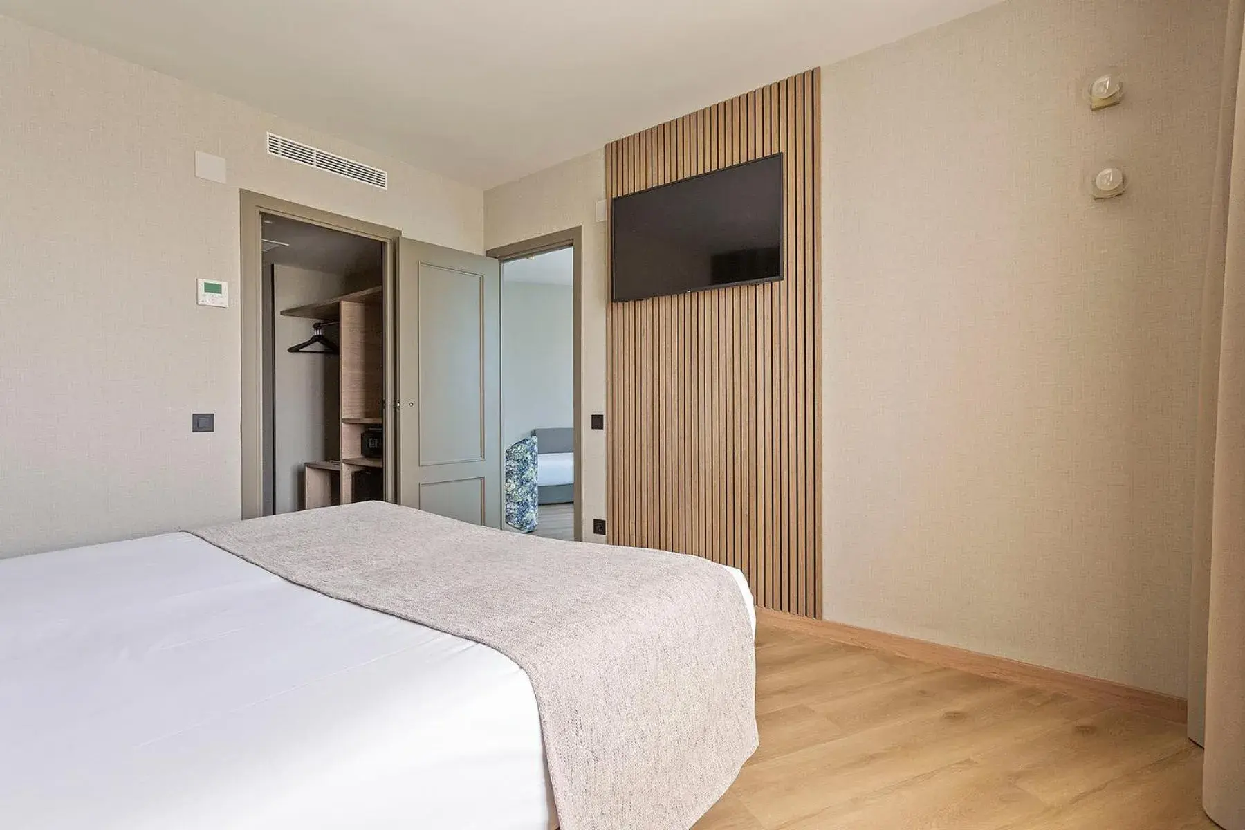 Bedroom, Bed in Acta Pirámides Bedroom, Bed in Acta Pirámides