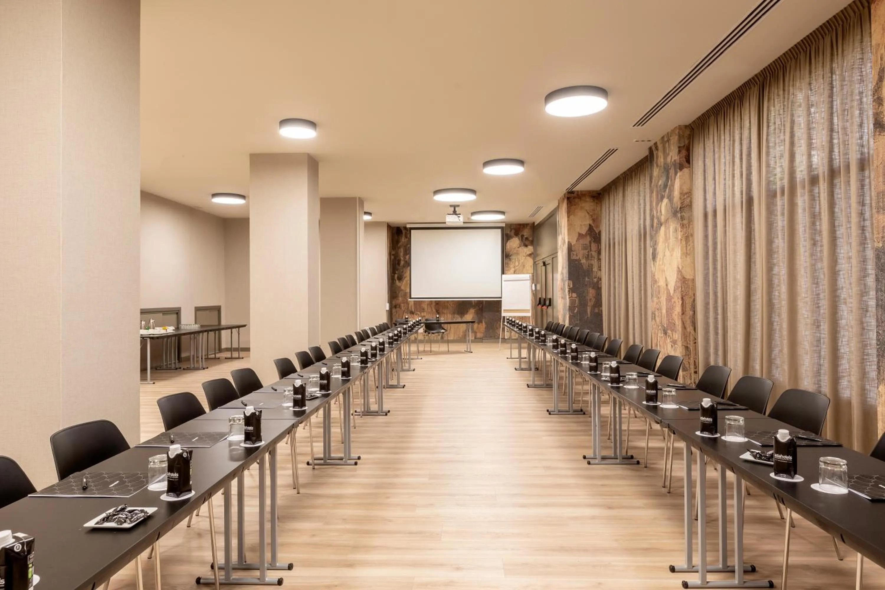 Meeting/conference room in Acta Pirámides