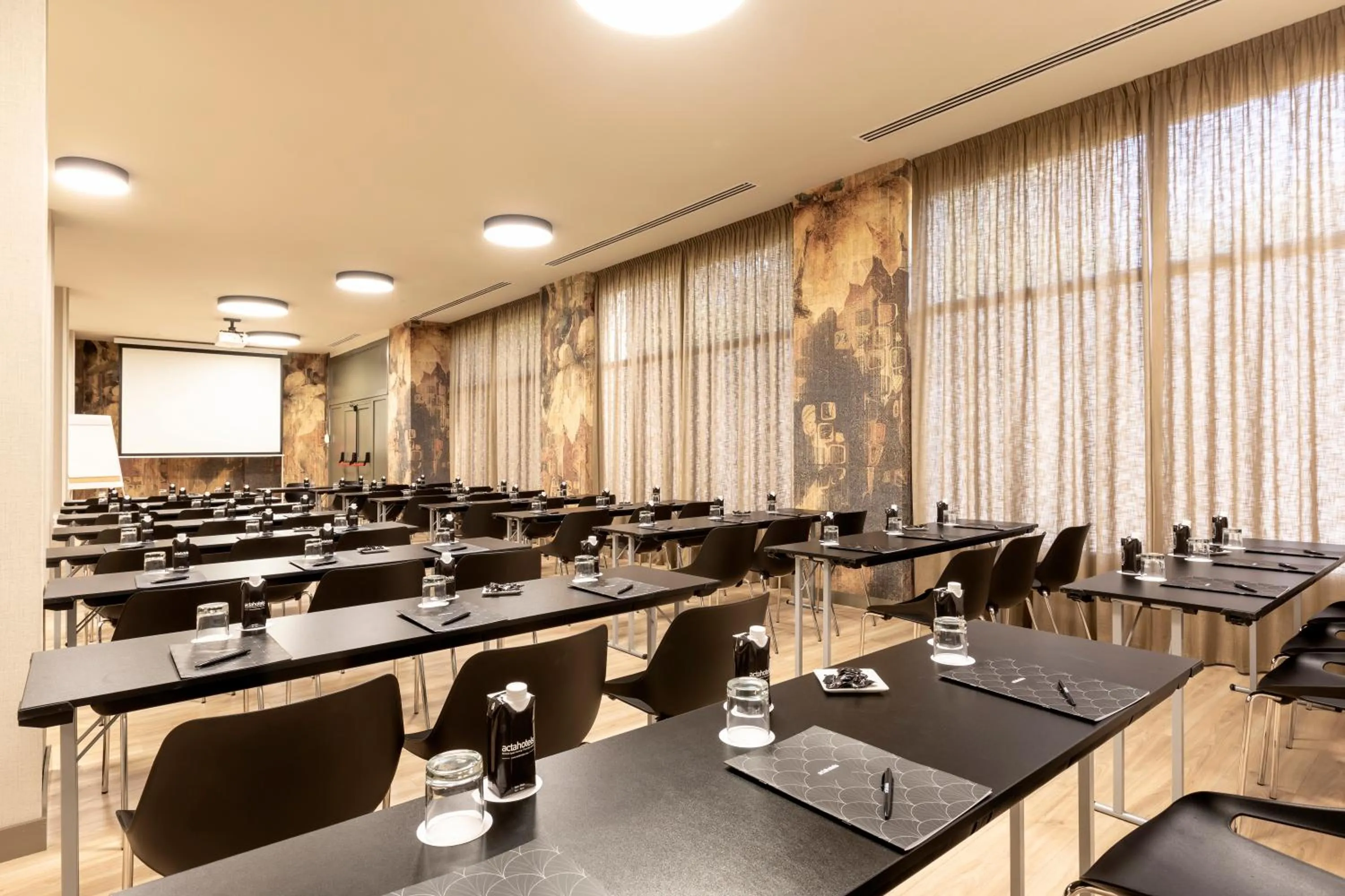 Meeting/conference room in Acta Pirámides