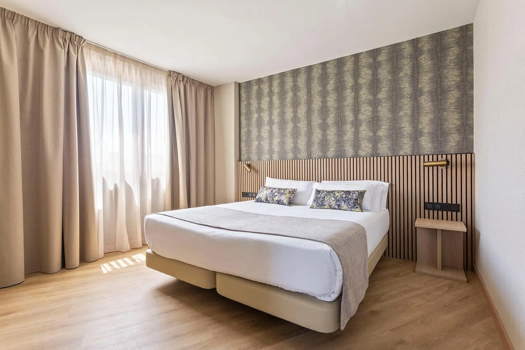 Bedroom, Bed in Acta Pirámides