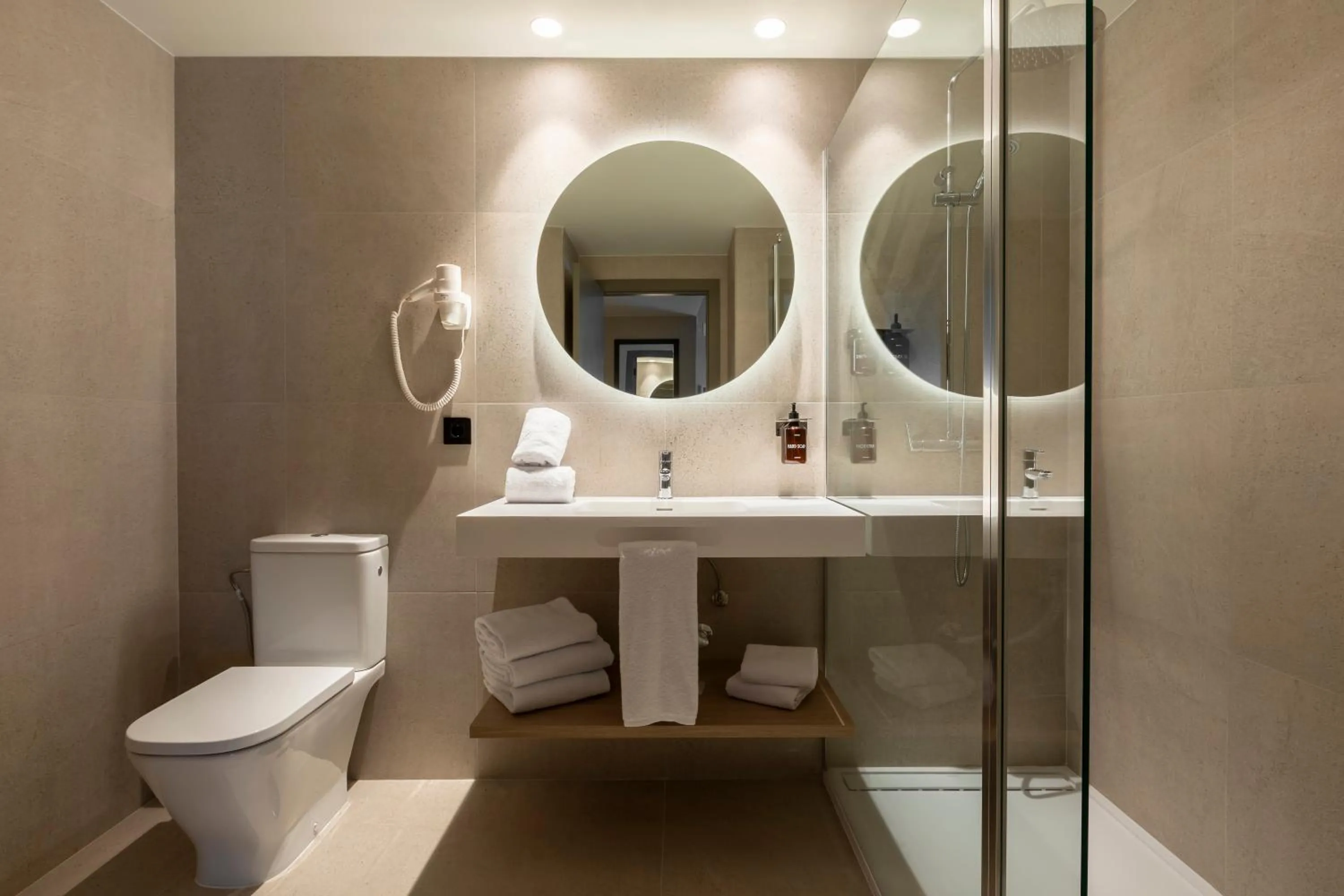 Bathroom in Acta Pirámides