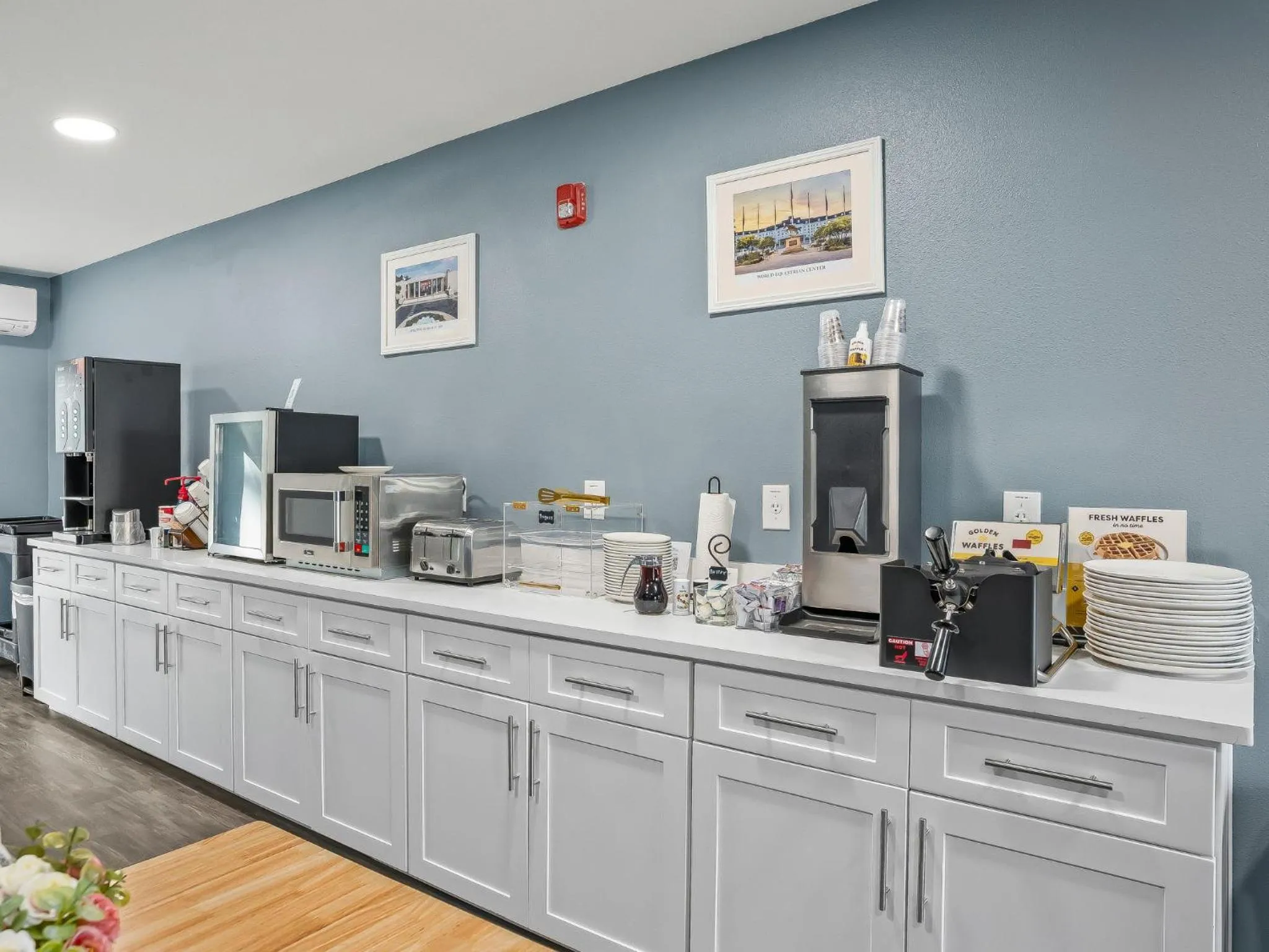 Continental breakfast in Baymont by Wyndham Ocala Suites