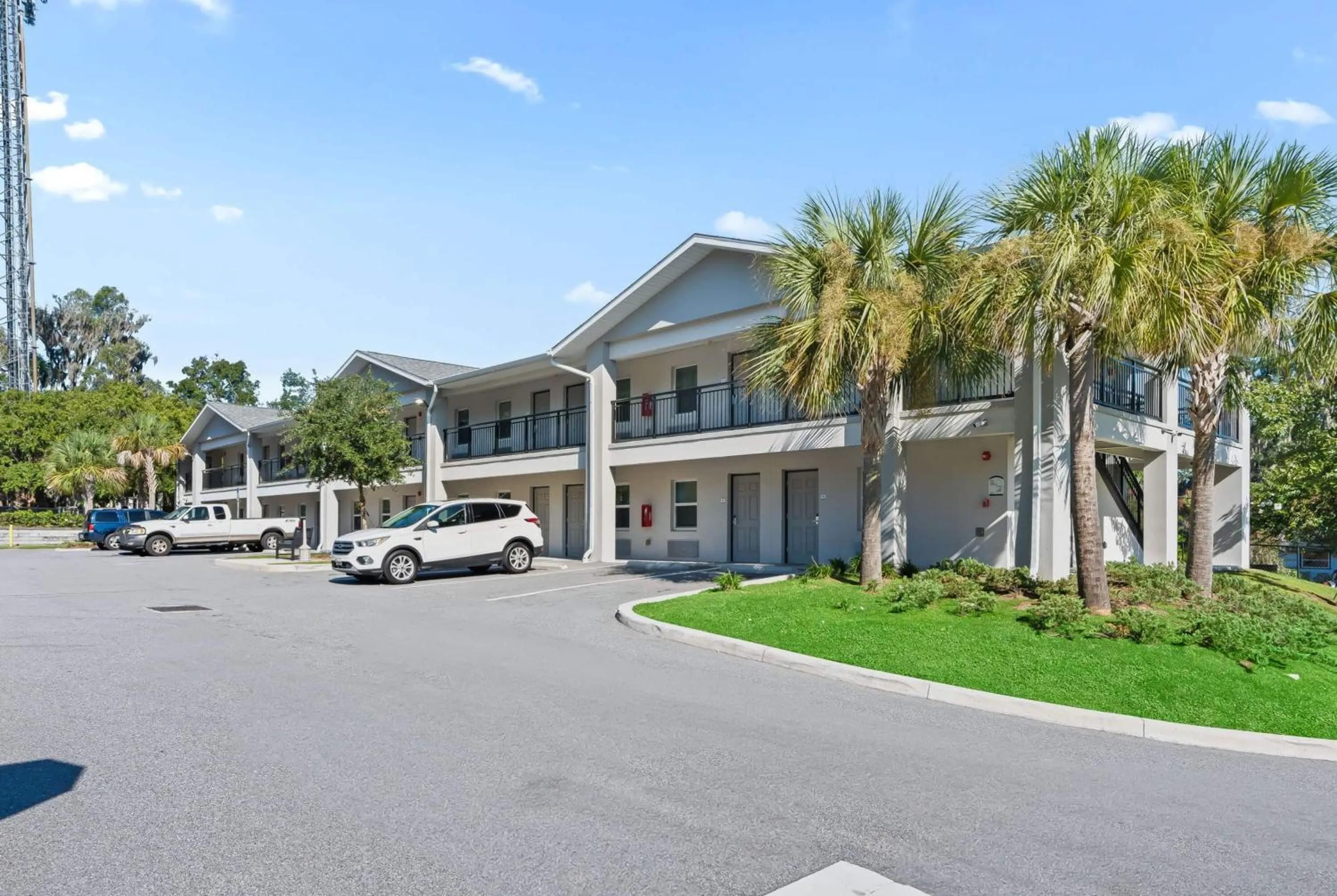 Property building in Baymont by Wyndham Ocala Suites