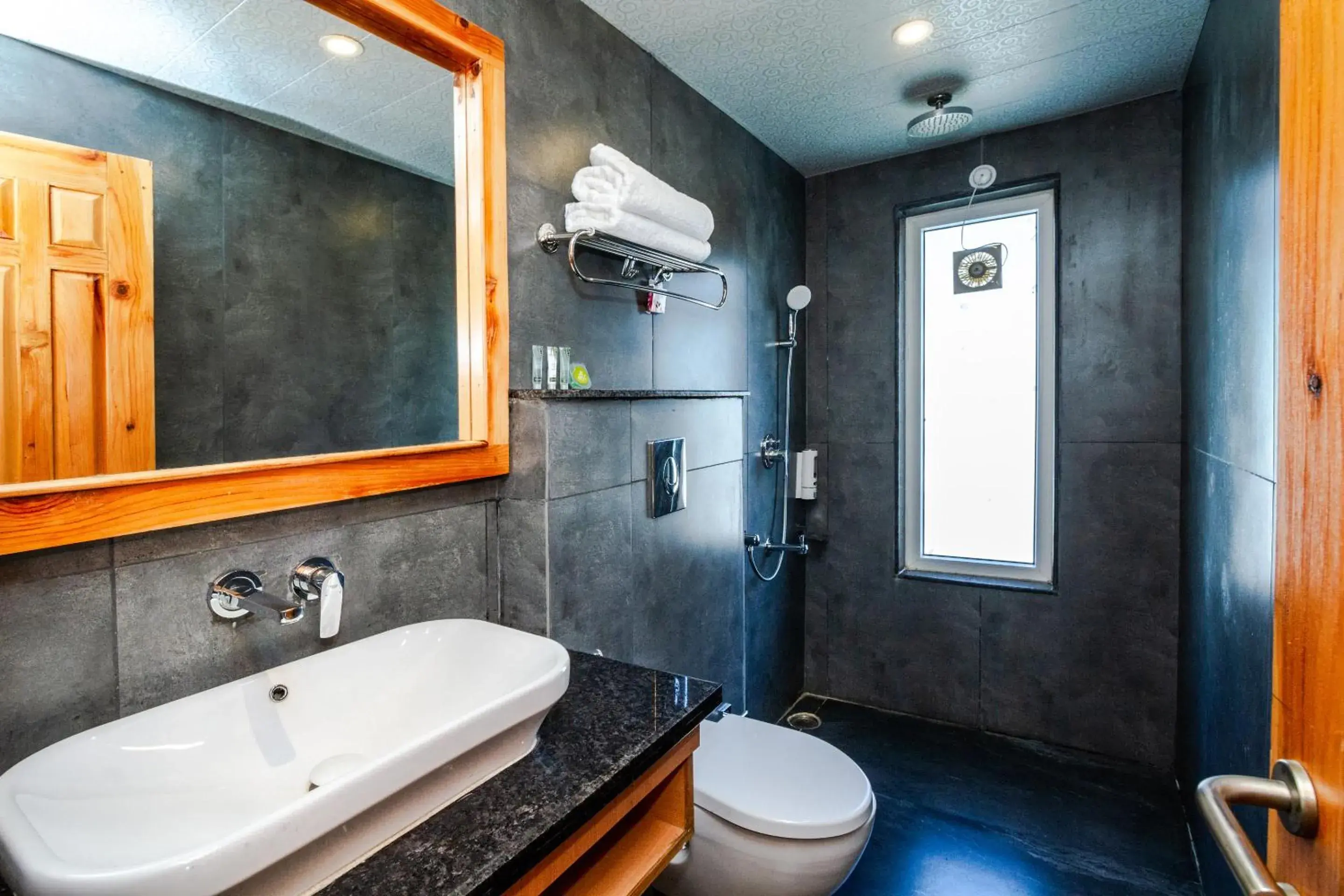 King Suite with Balcony in Tripli Hotels Stone House Cottage King Suite with Balcony in Tripli Hotels Stone House Cottage