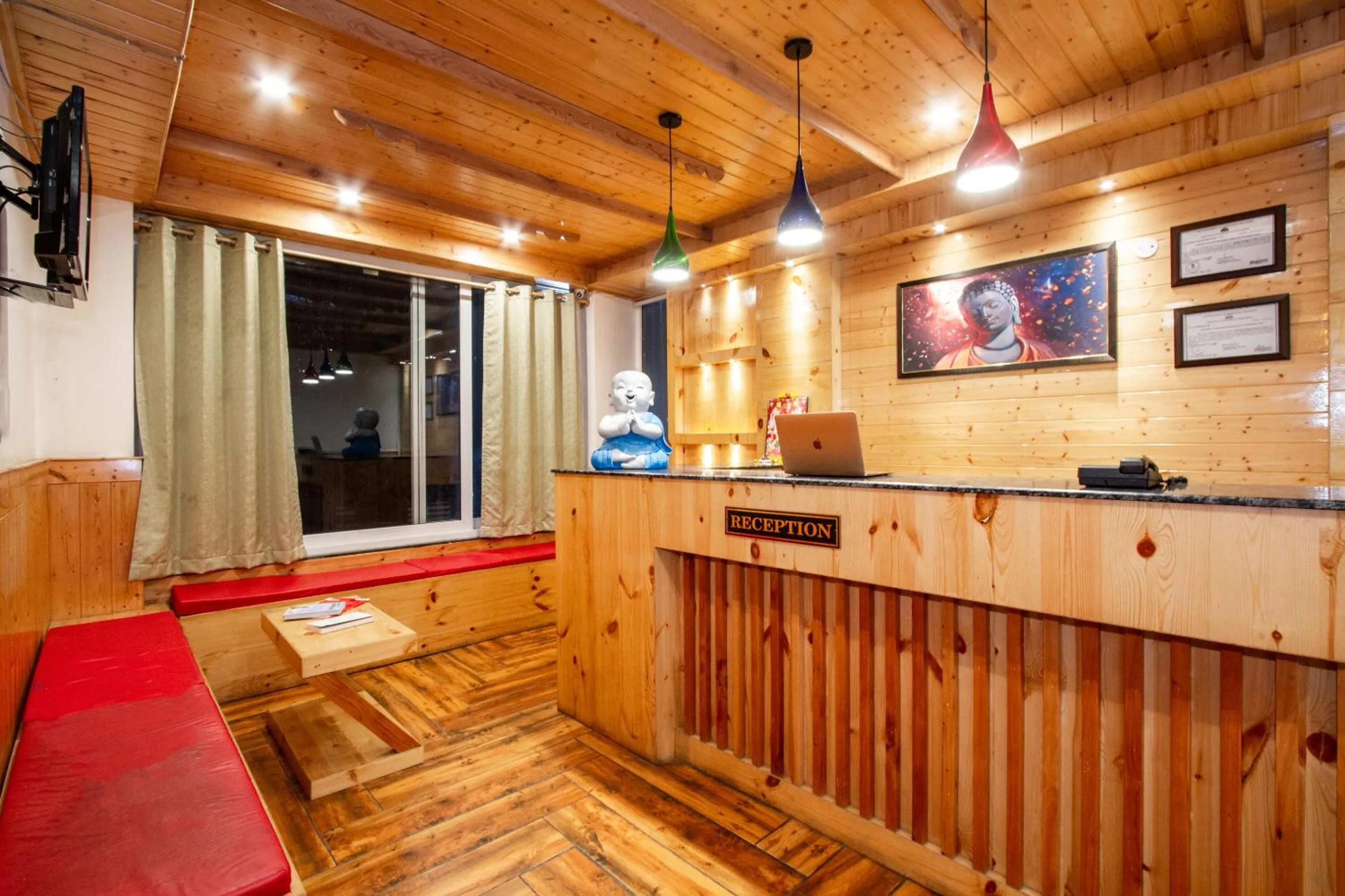 Lobby or reception in Tripli Hotels Stone House Cottage