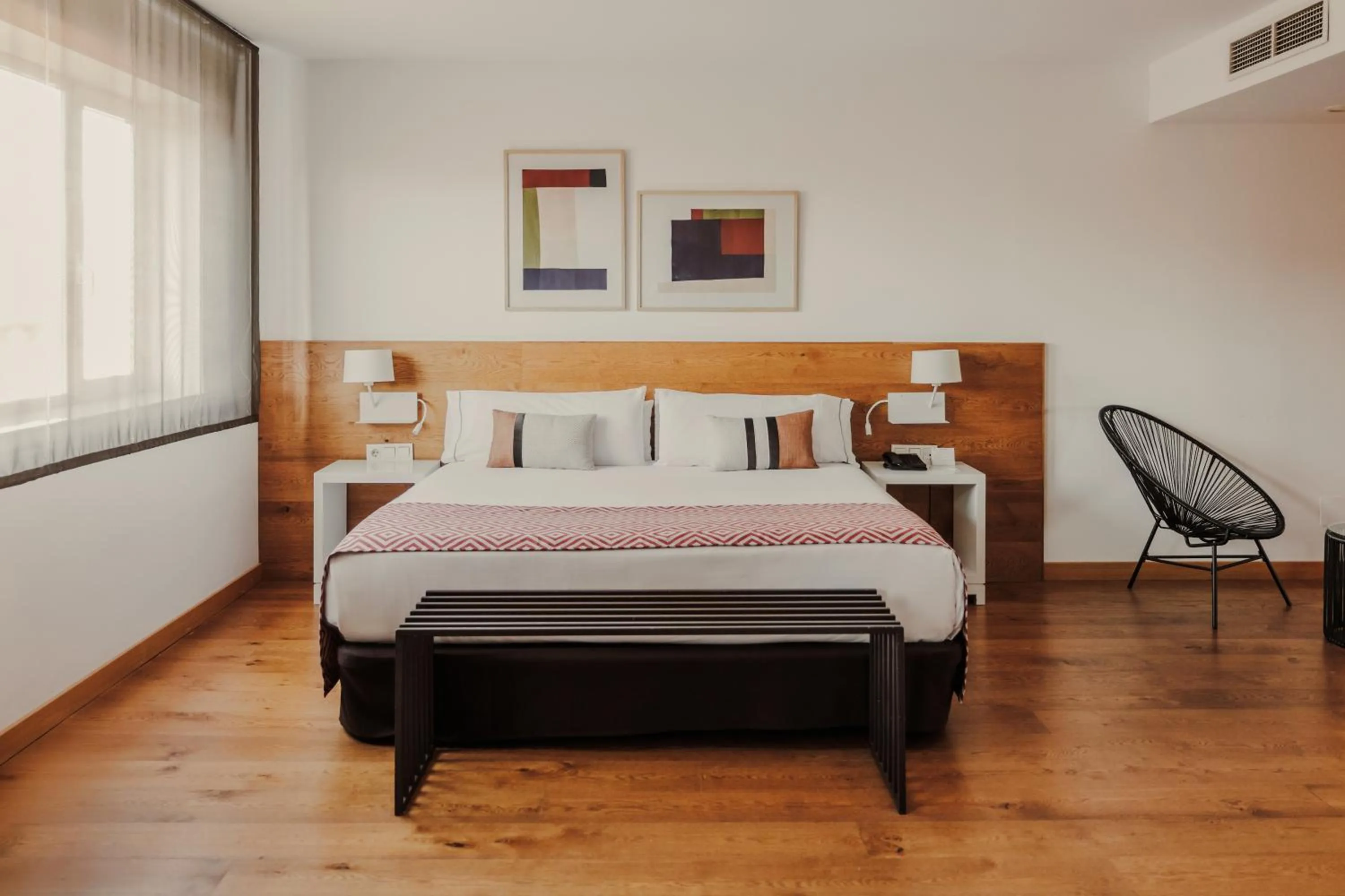 Photo of the whole room, Bed in Rafaelhoteles Atocha