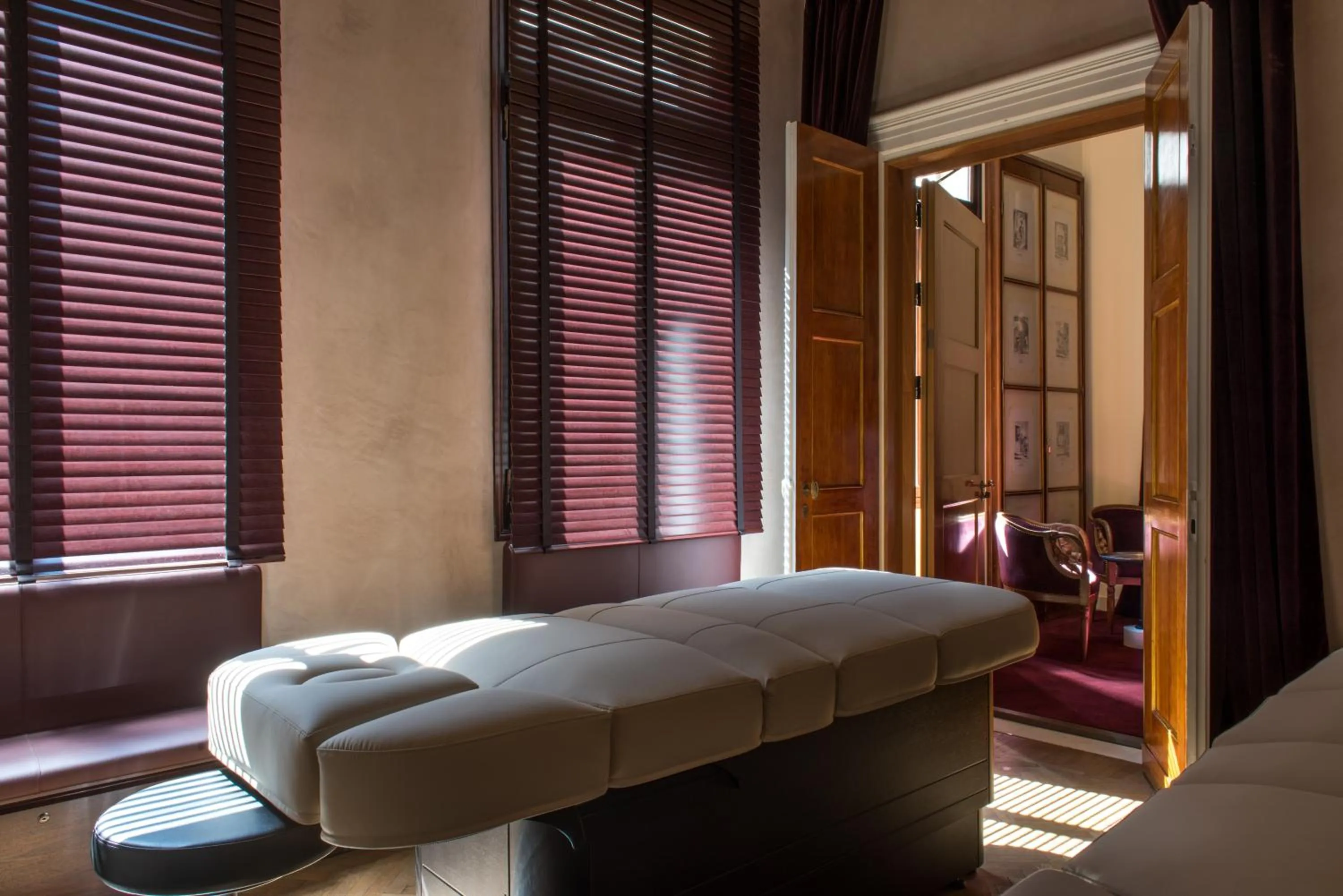 Massage, Bed in Nolinski Venezia - Evok Collection
