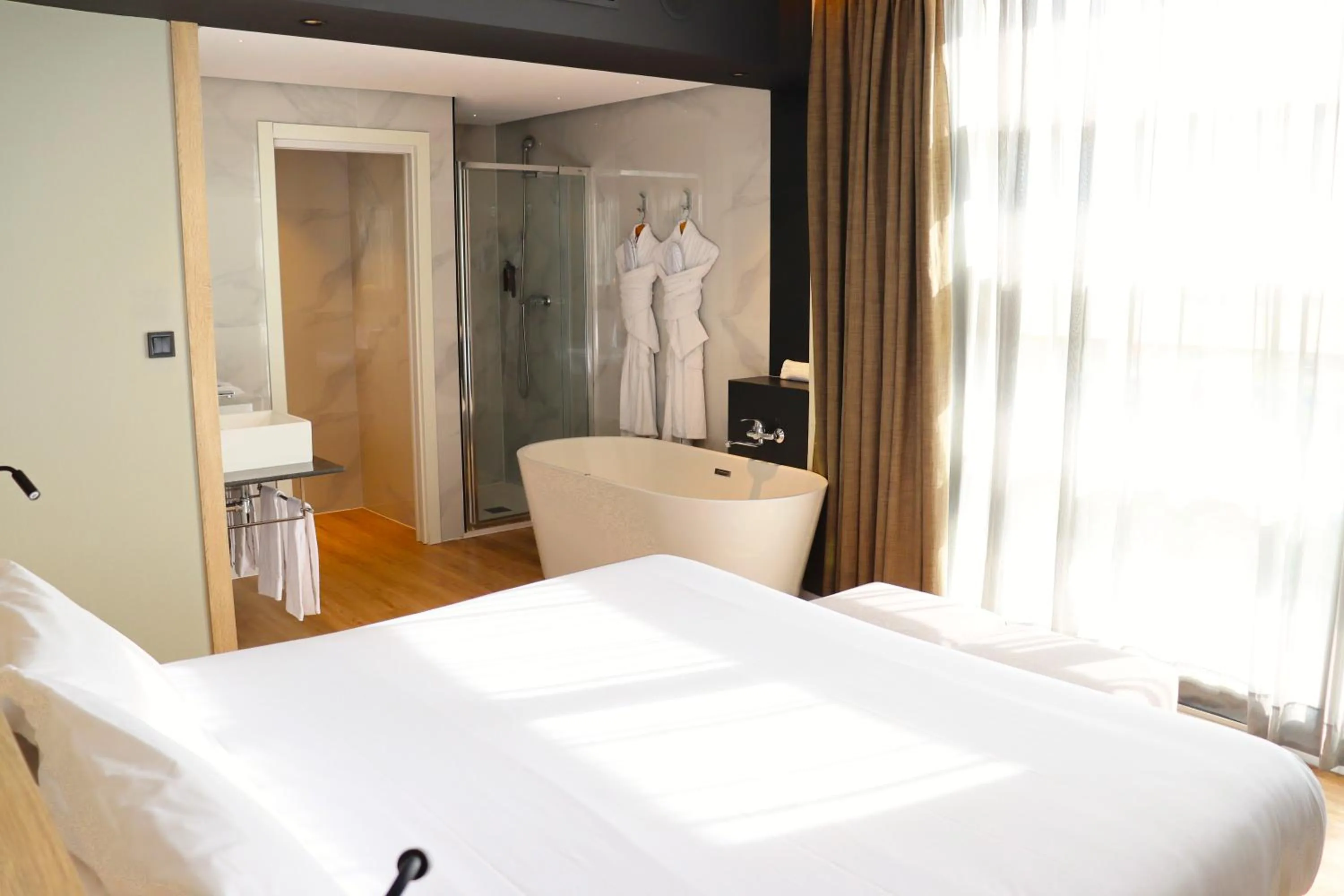 Hot Tub, Bed in Eurohotel Diagonal Port