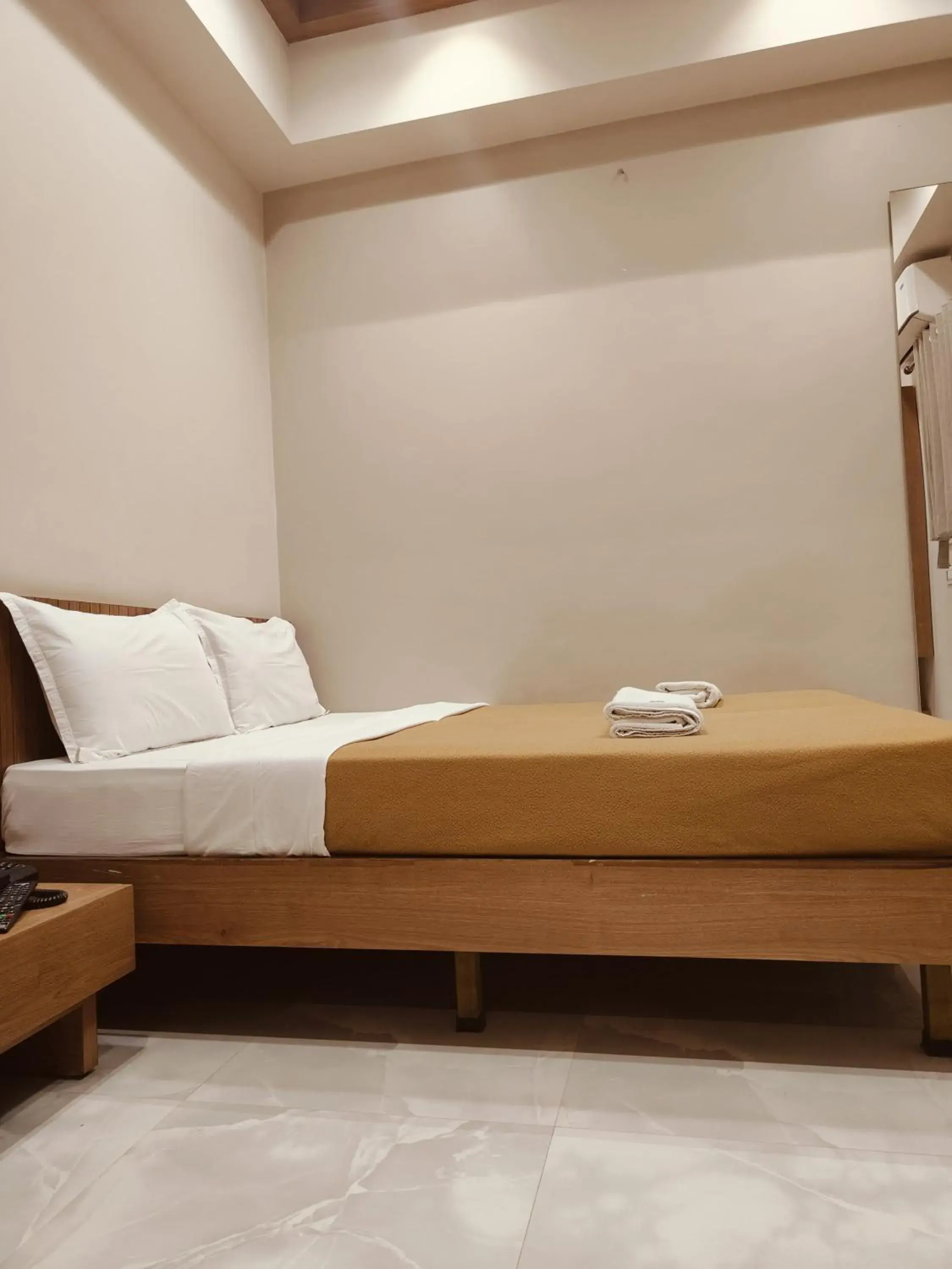Bed in Hotel TrushaDham Near to Mahalaxmi Temple Kolhapur Bed in Hotel TrushaDham Near to Mahalaxmi Temple Kolhapur