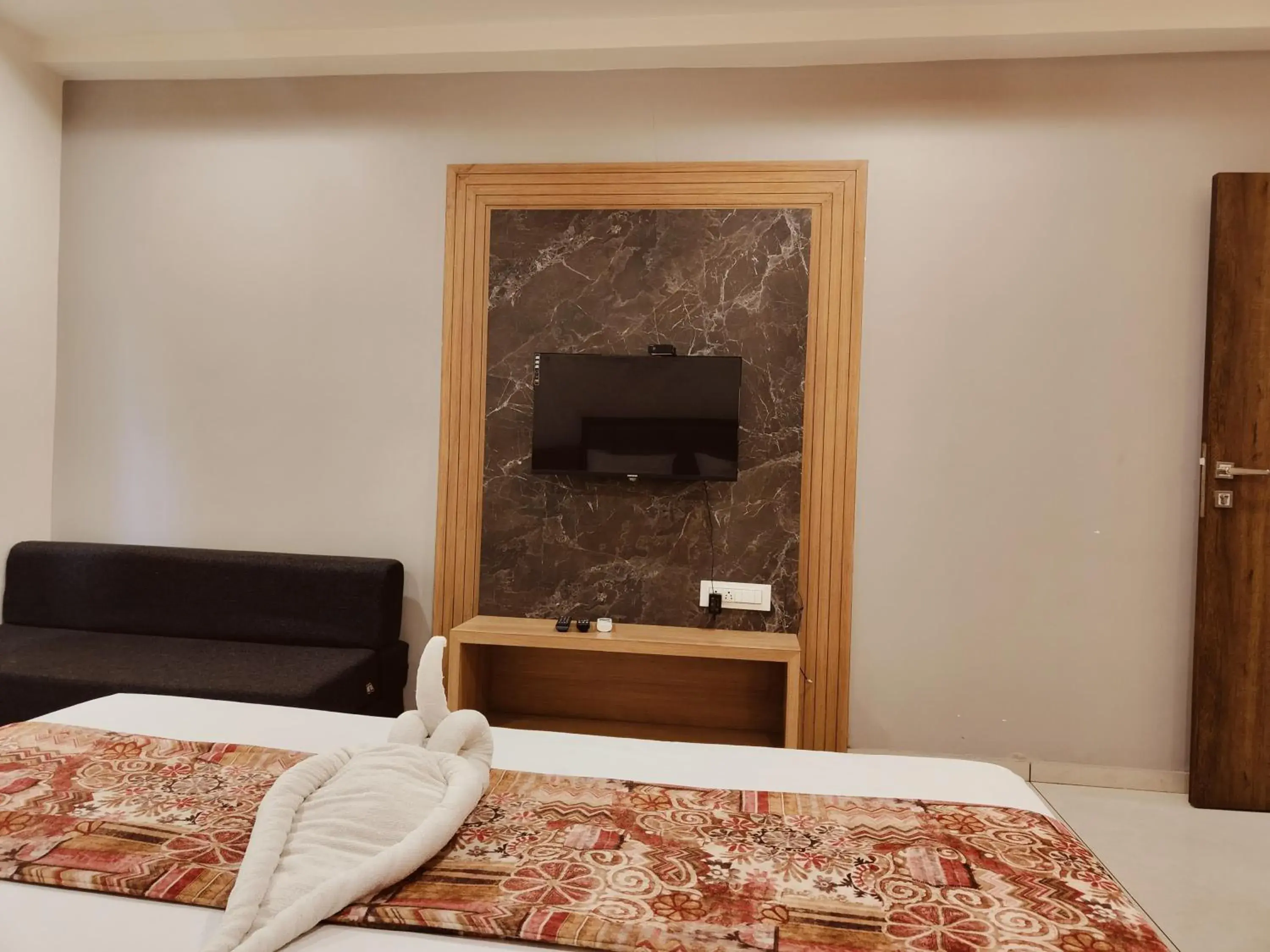 Bed in Hotel TrushaDham Near to Mahalaxmi Temple Kolhapur Bed in Hotel TrushaDham Near to Mahalaxmi Temple Kolhapur