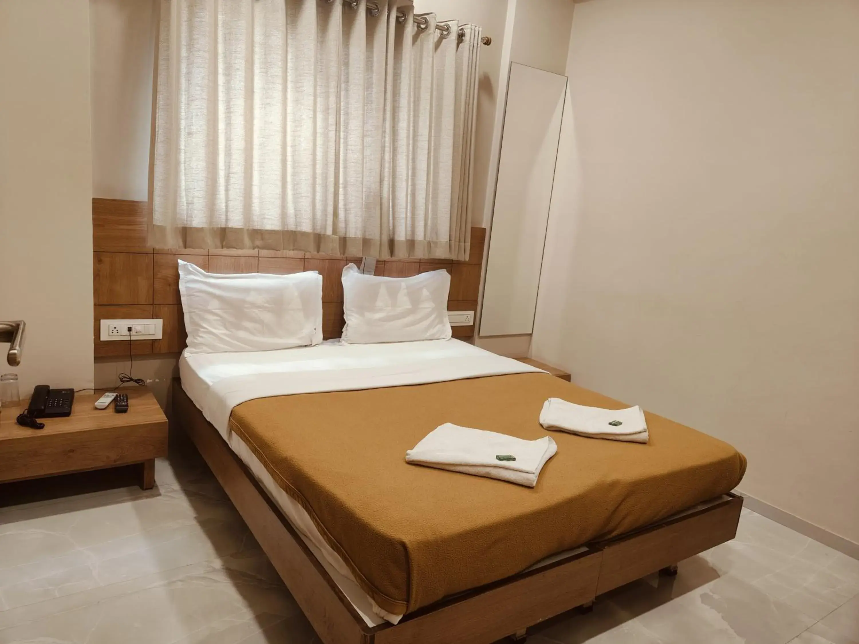 Bed in Hotel TrushaDham Near to Mahalaxmi Temple Kolhapur Bed in Hotel TrushaDham Near to Mahalaxmi Temple Kolhapur