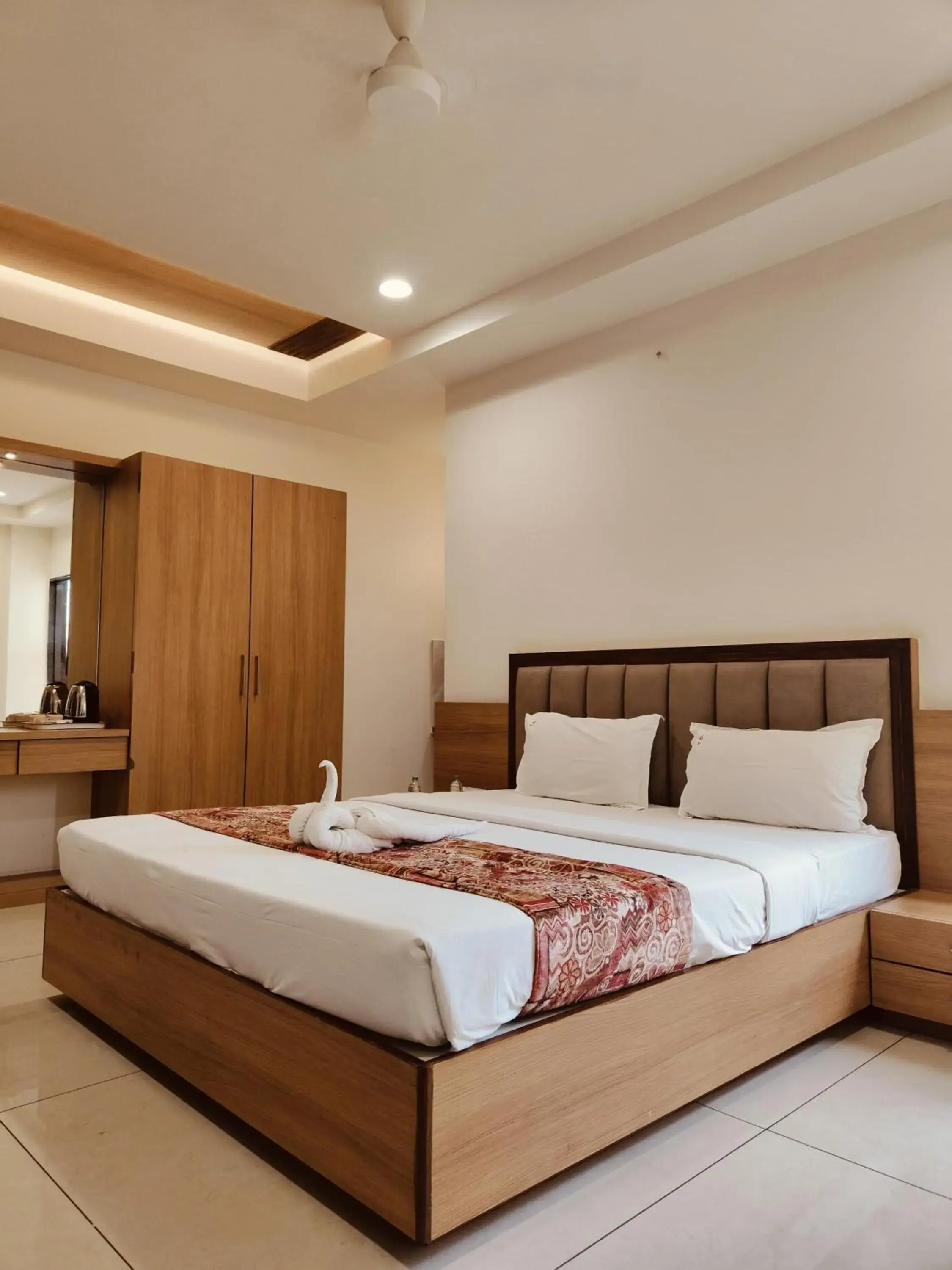 Bed in Hotel TrushaDham Near to Mahalaxmi Temple Kolhapur Bed in Hotel TrushaDham Near to Mahalaxmi Temple Kolhapur