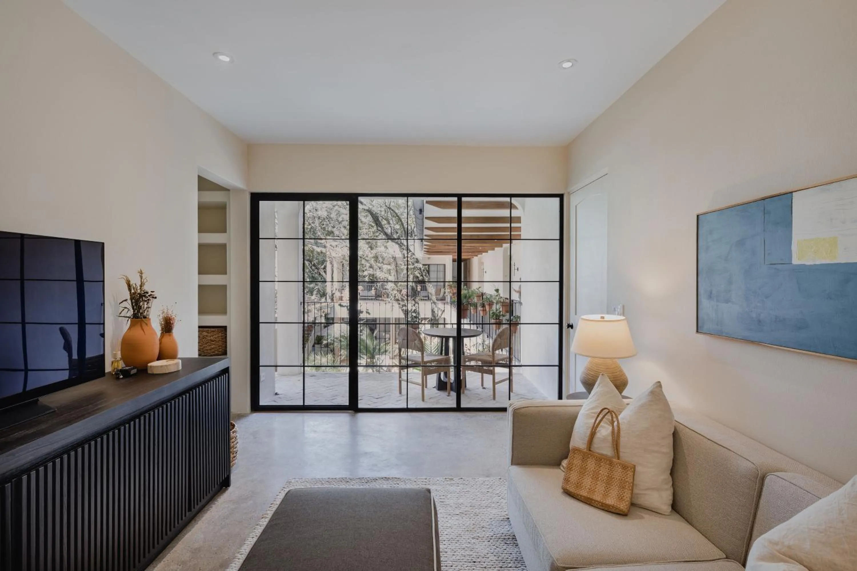 TV and multimedia in Sendero Hotel