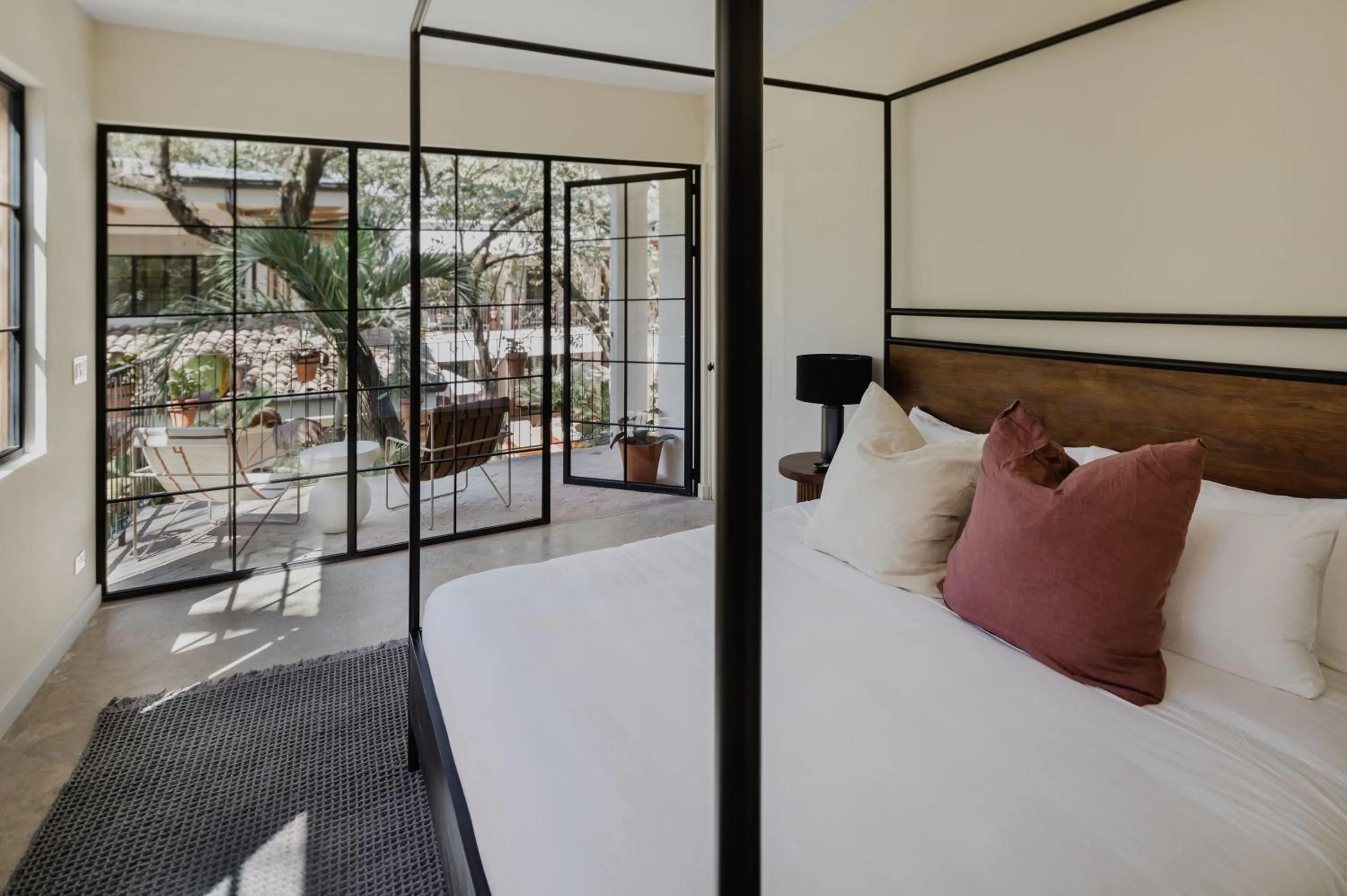 Bed in Sendero Hotel