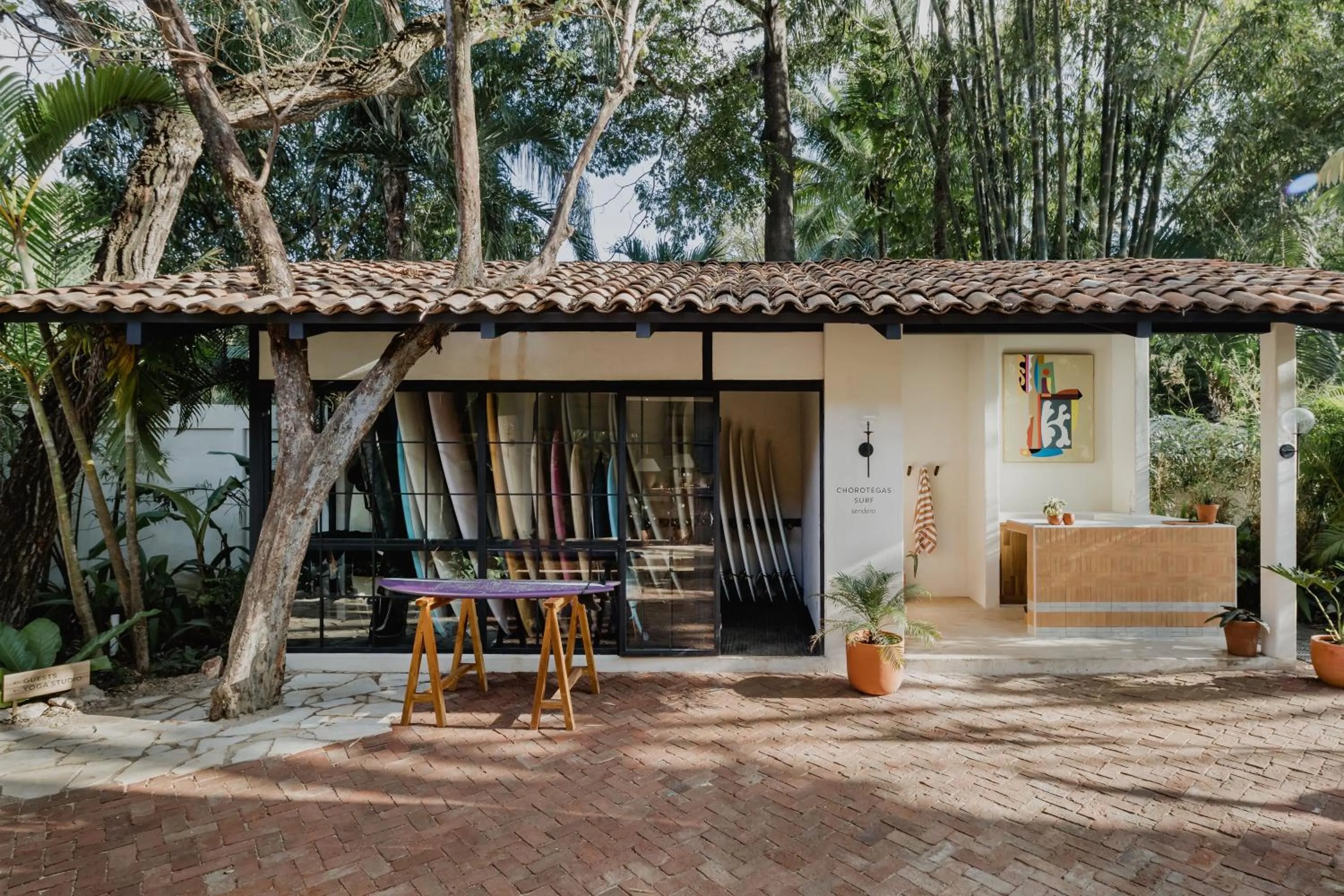 Property building in Sendero Hotel