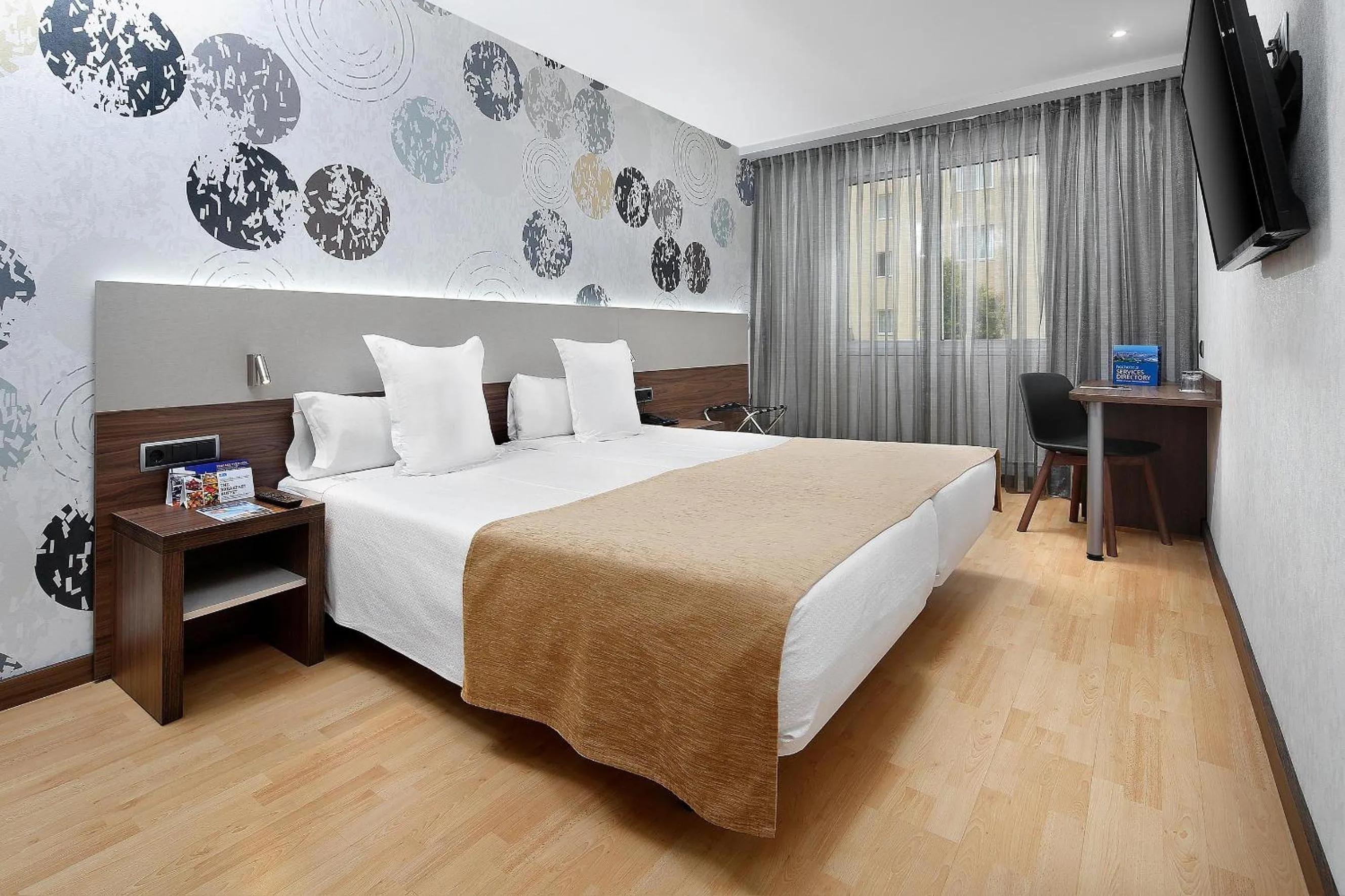 Photo of the whole room, Bed in HCC Montblanc