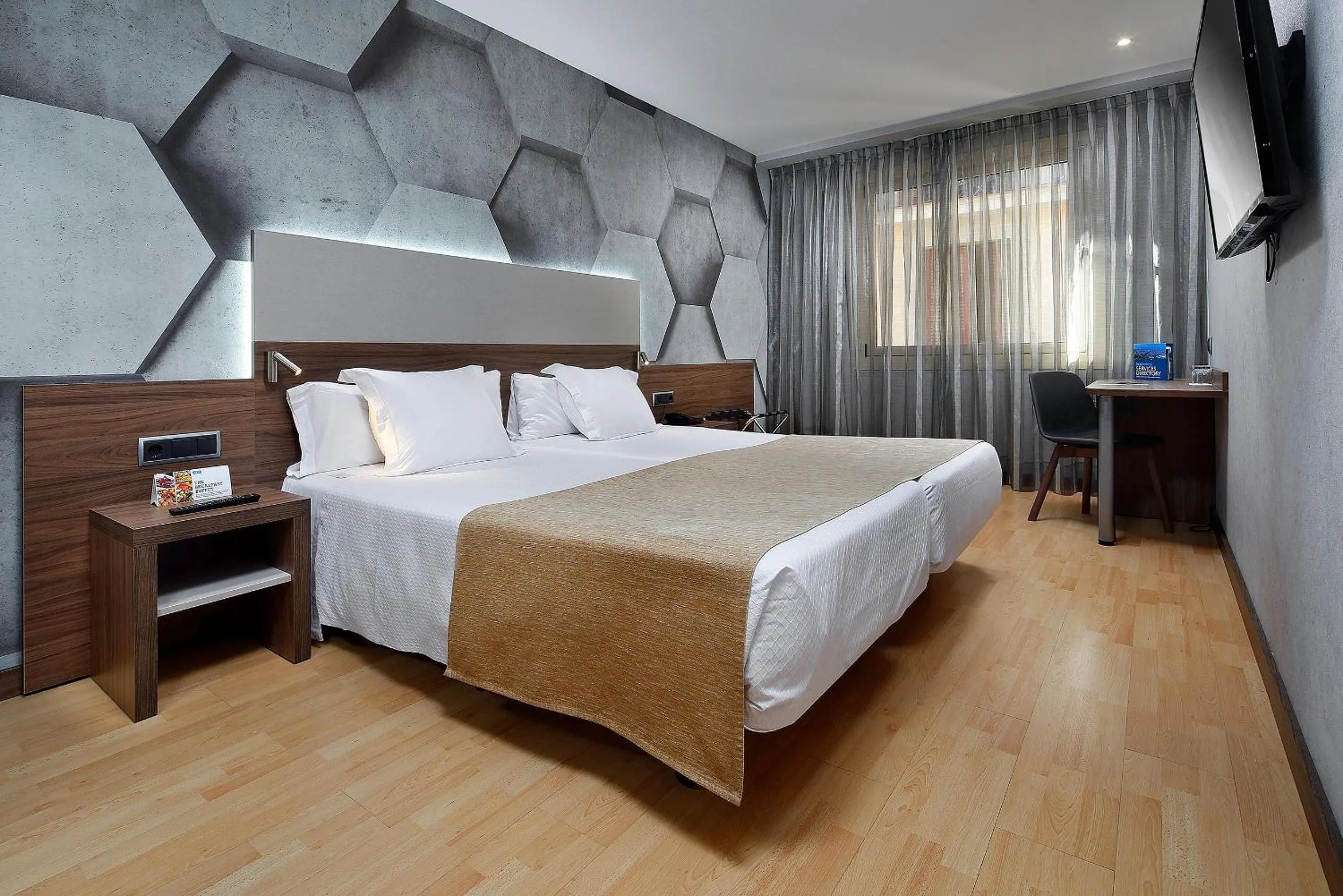 Photo of the whole room, Bed in HCC Montblanc