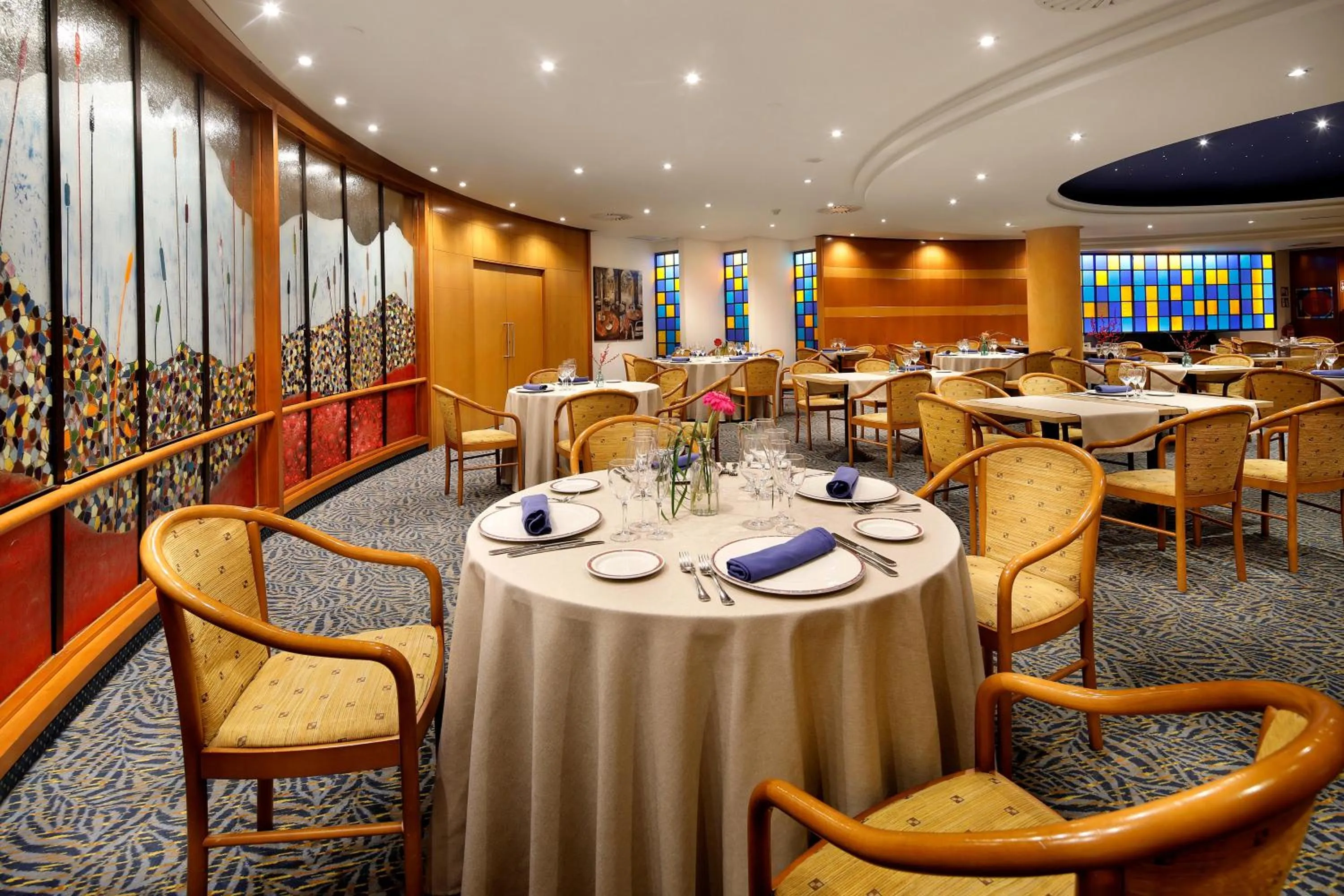 Restaurant/places to eat in HCC Montblanc