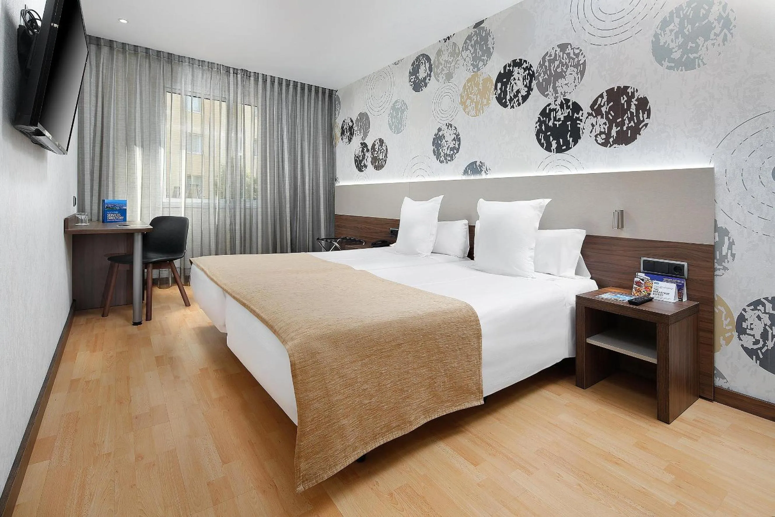 Photo of the whole room, Bed in HCC Montblanc